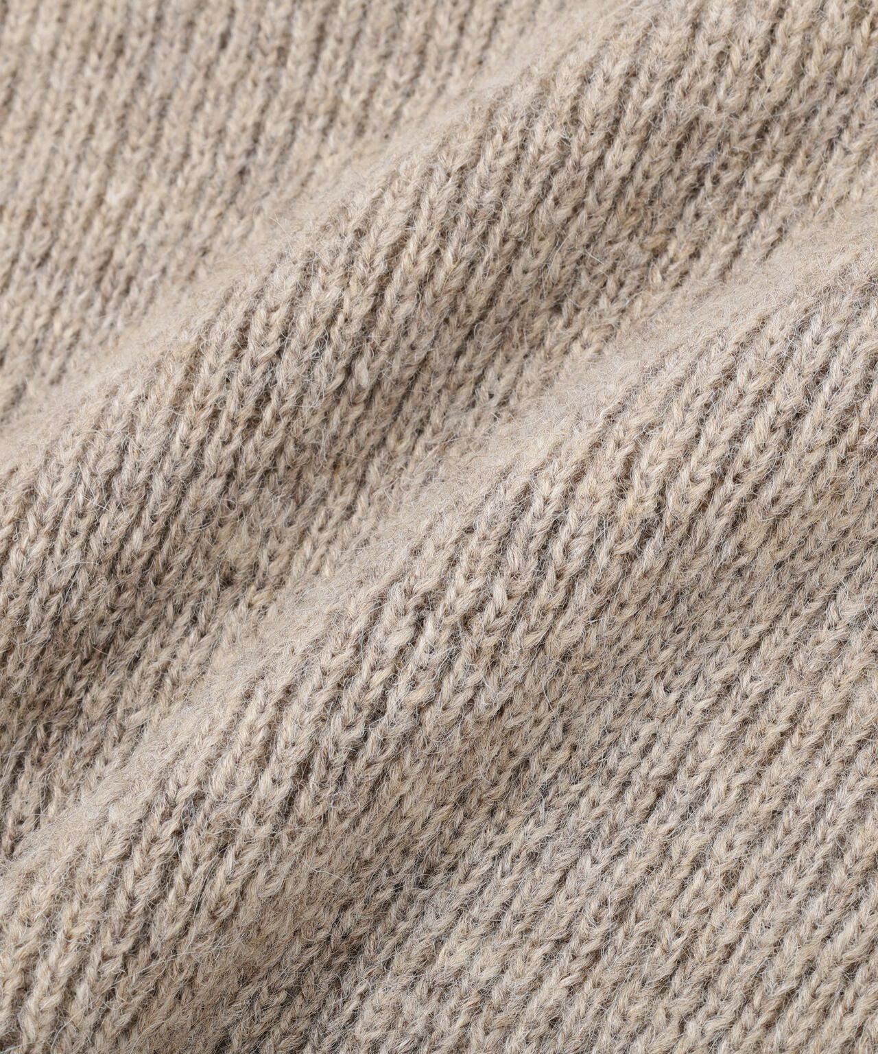 スリットハイネックショートベスト