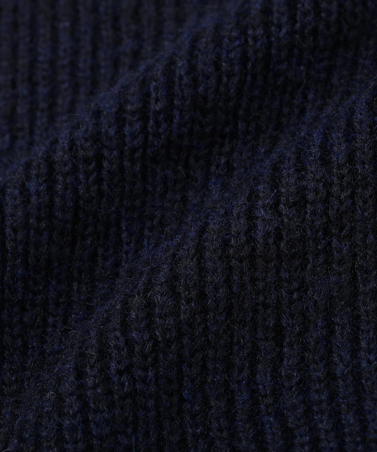 スリットハイネックショートベスト