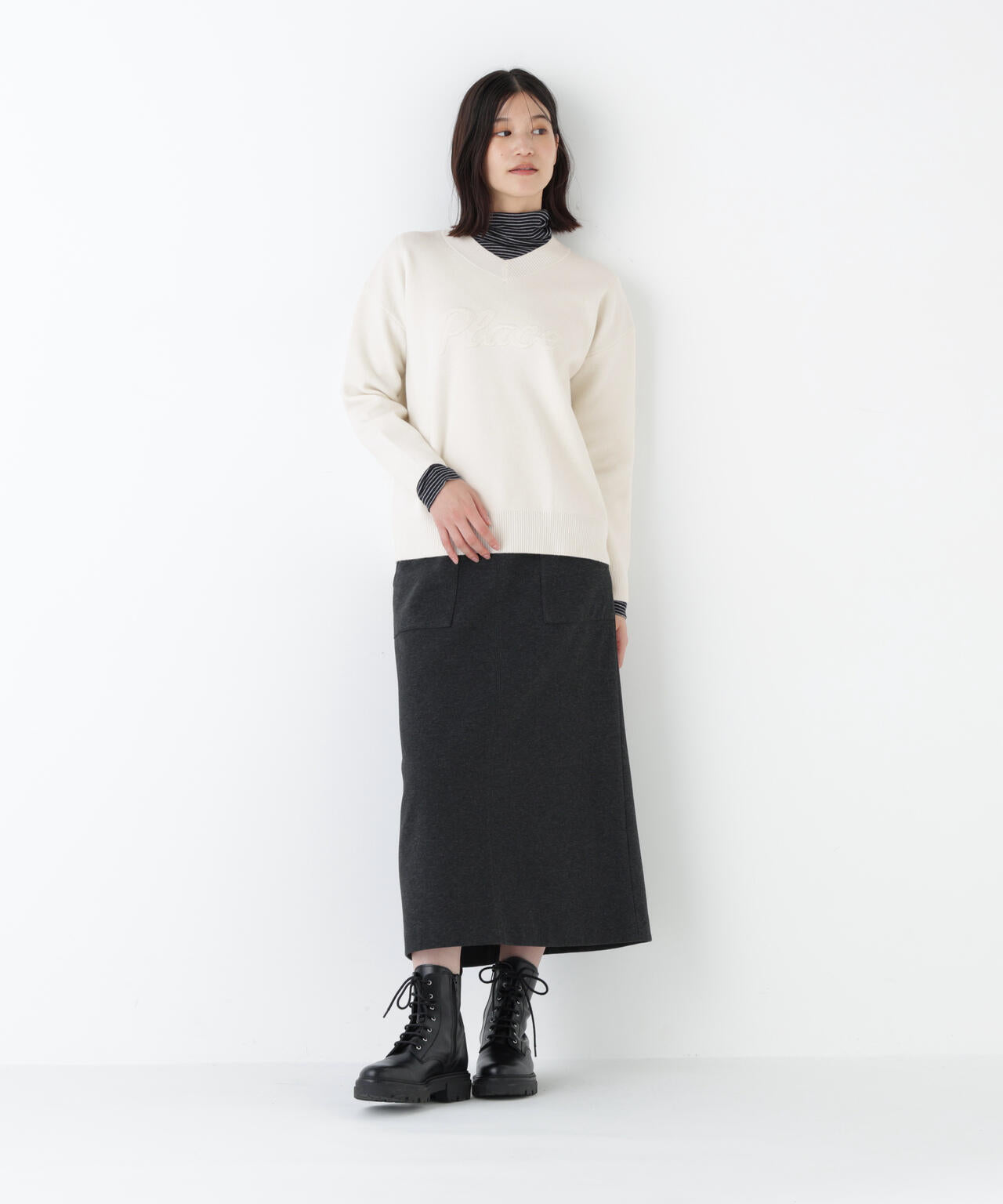 ロゴ レタードジャガードVネックニット