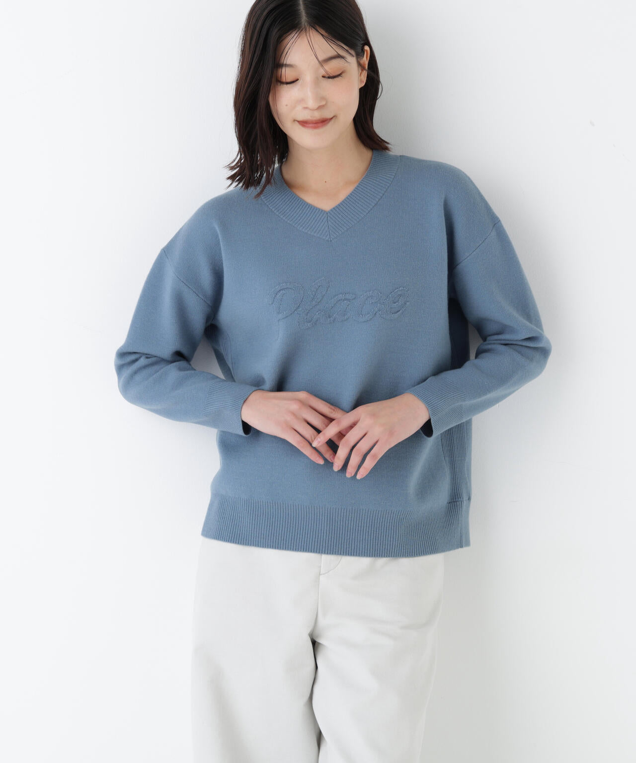 レタードジャガードVネックニット