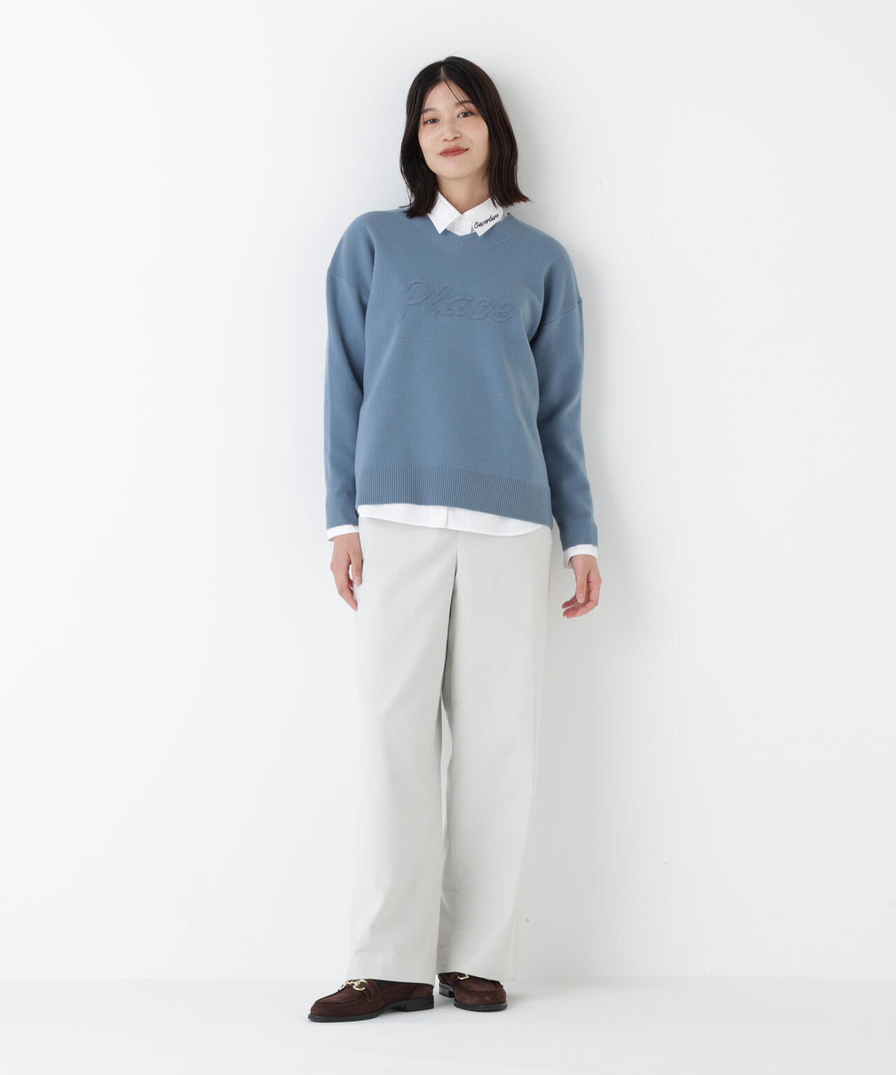 レタードジャガードVネックニット