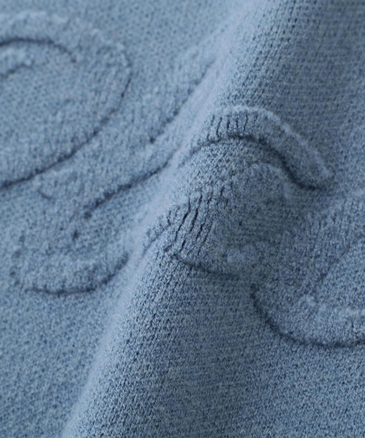 レタードジャガードVネックニット