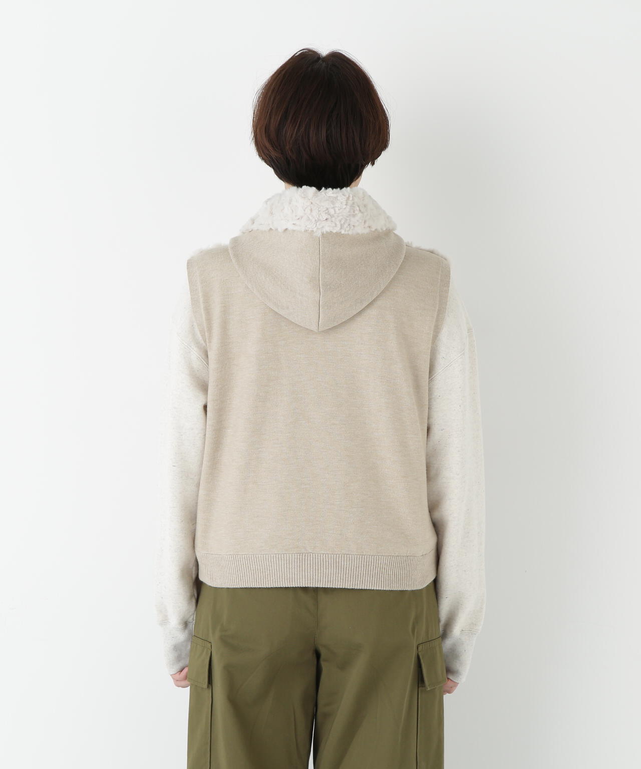 フェイクファージップアップフードベスト