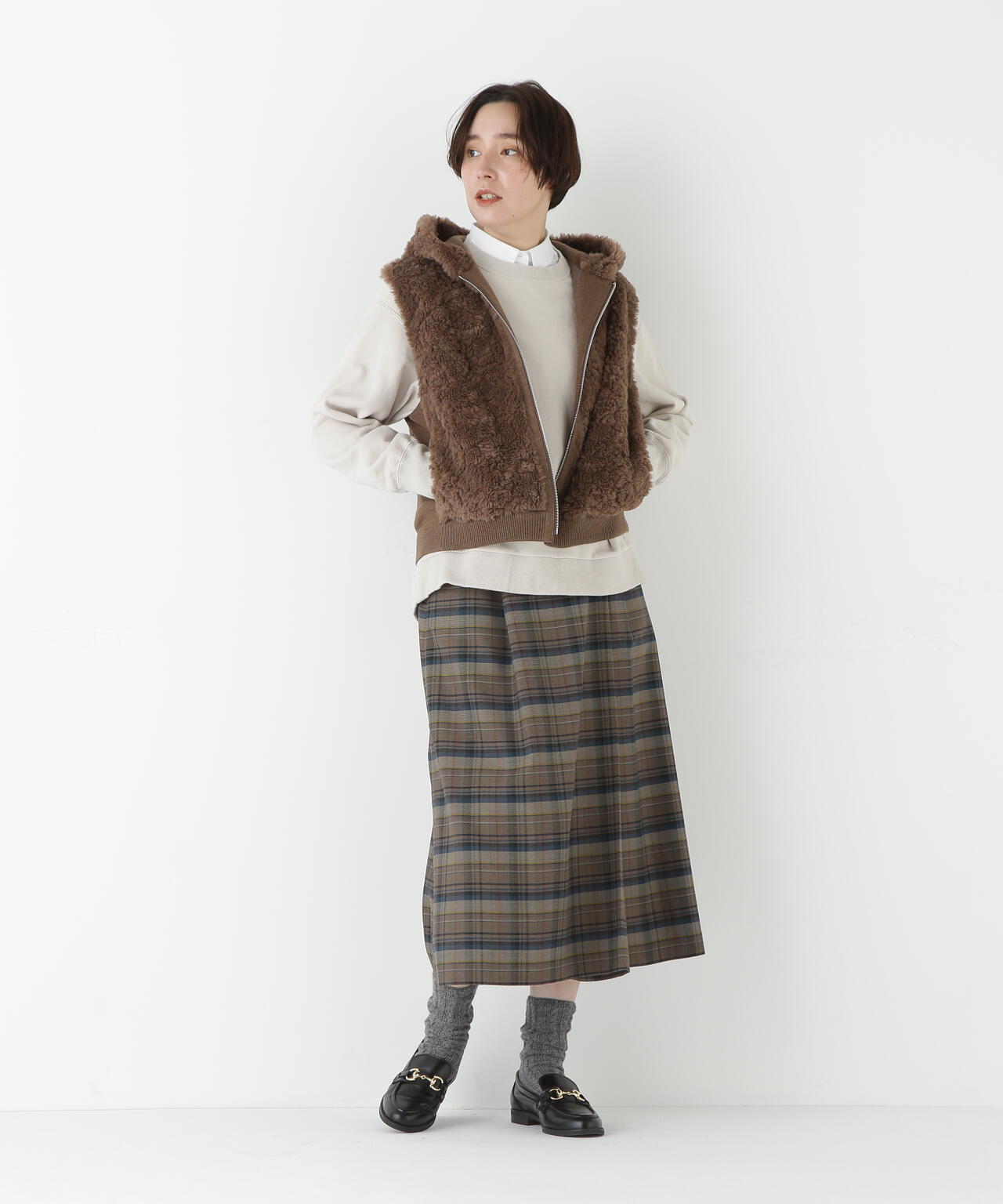 フェイクファージップアップフードベスト