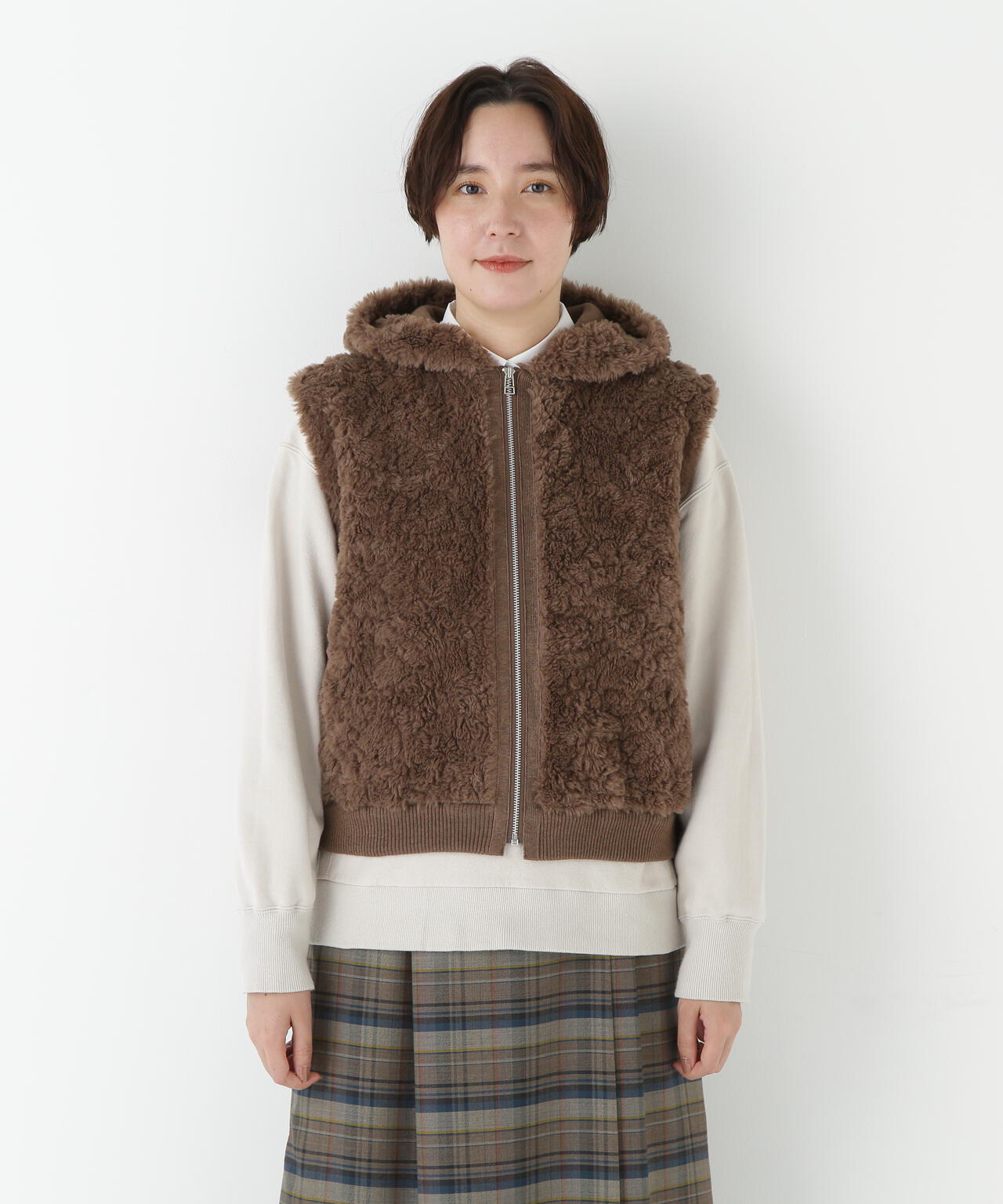 フェイクファージップアップフードベスト