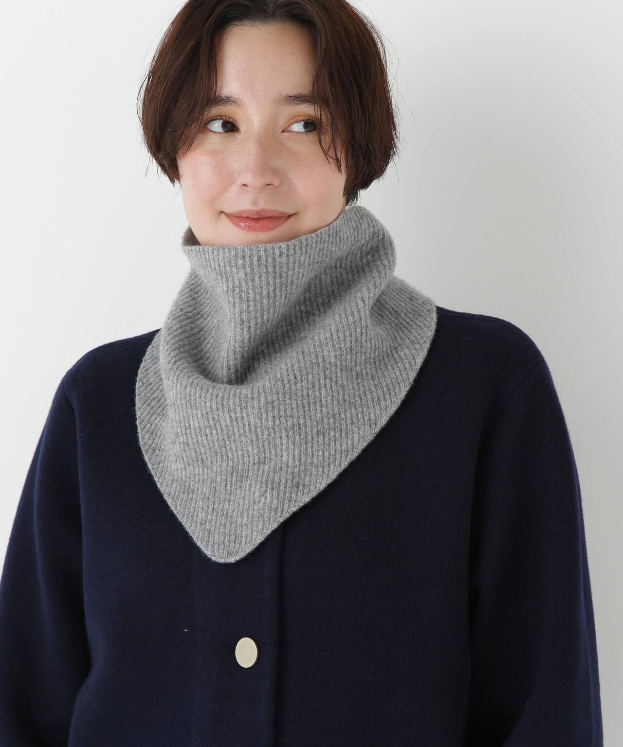 ラムウールトライアングルストール