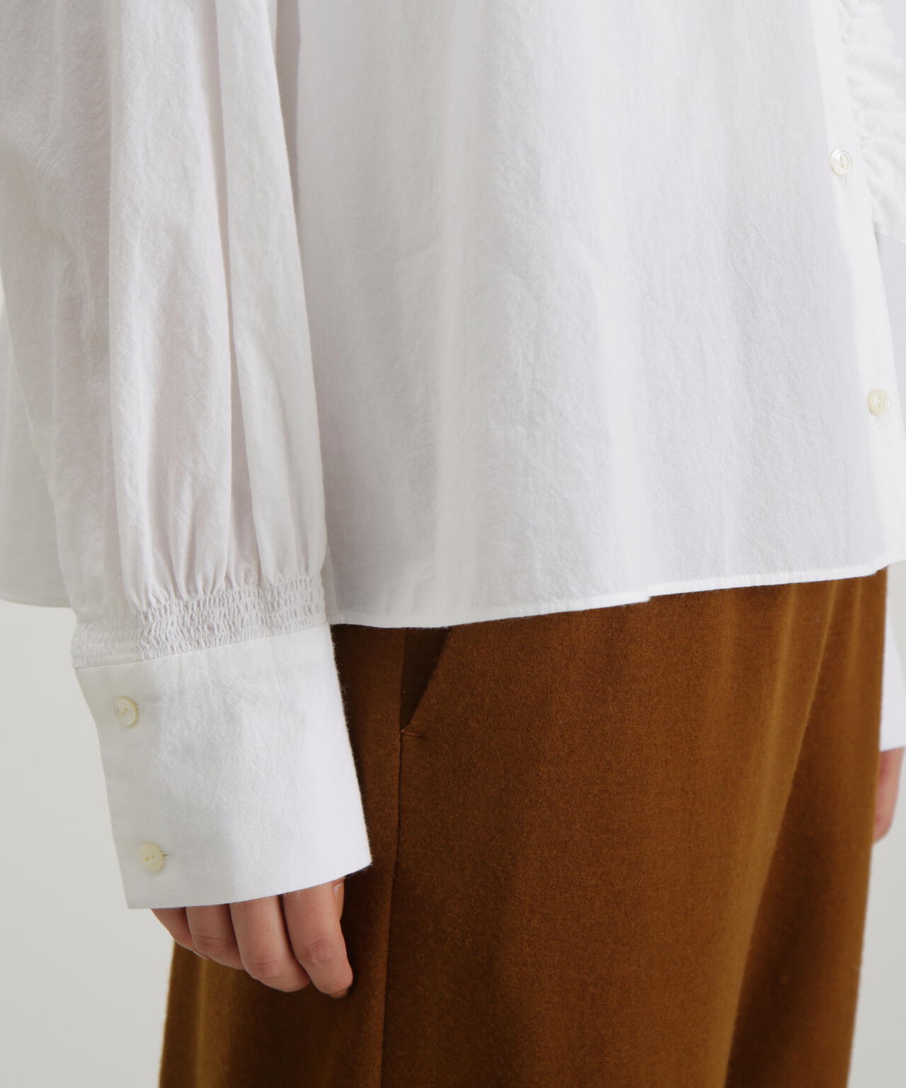 荒炊き染フリル衿ブラウス