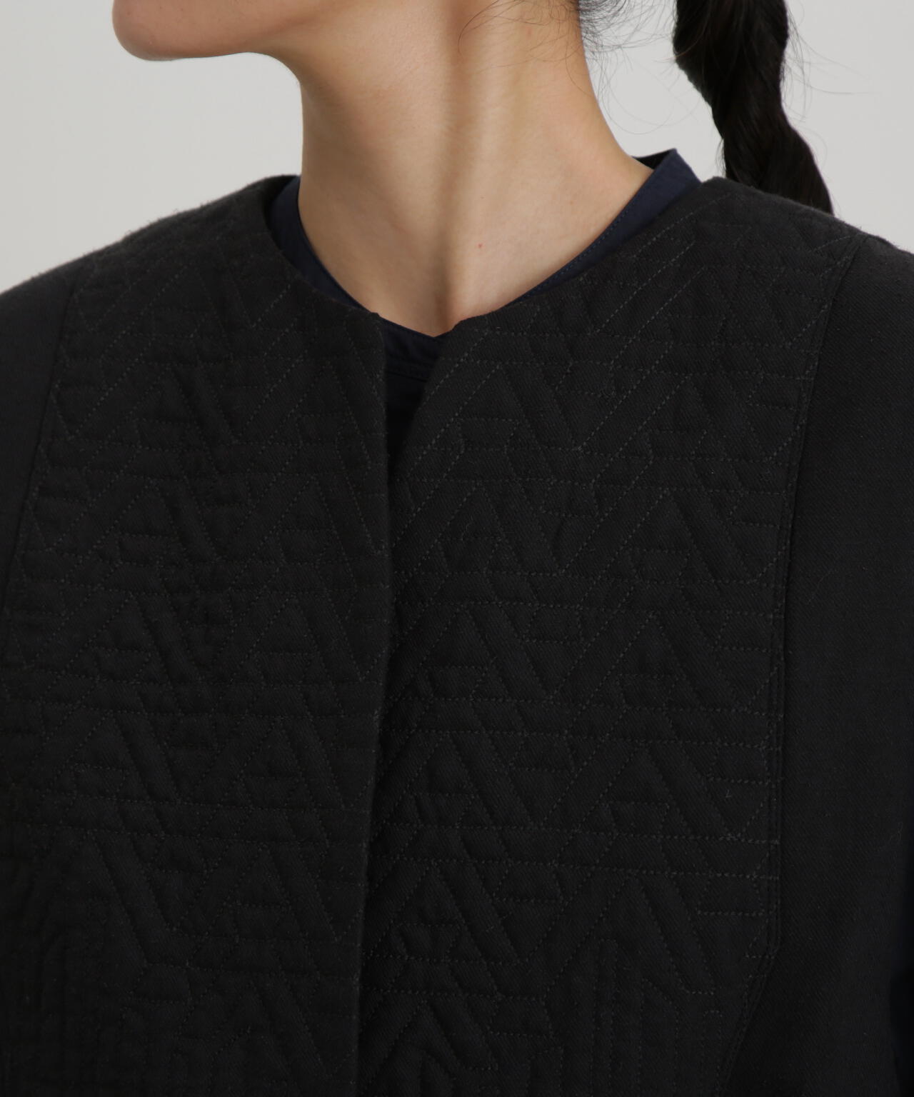 シルクネップキルティング刺しゅうベスト