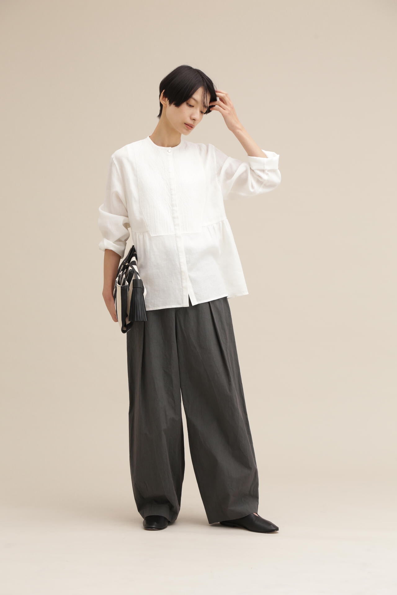 コットンタイプライターワッシャーバレルパンツ