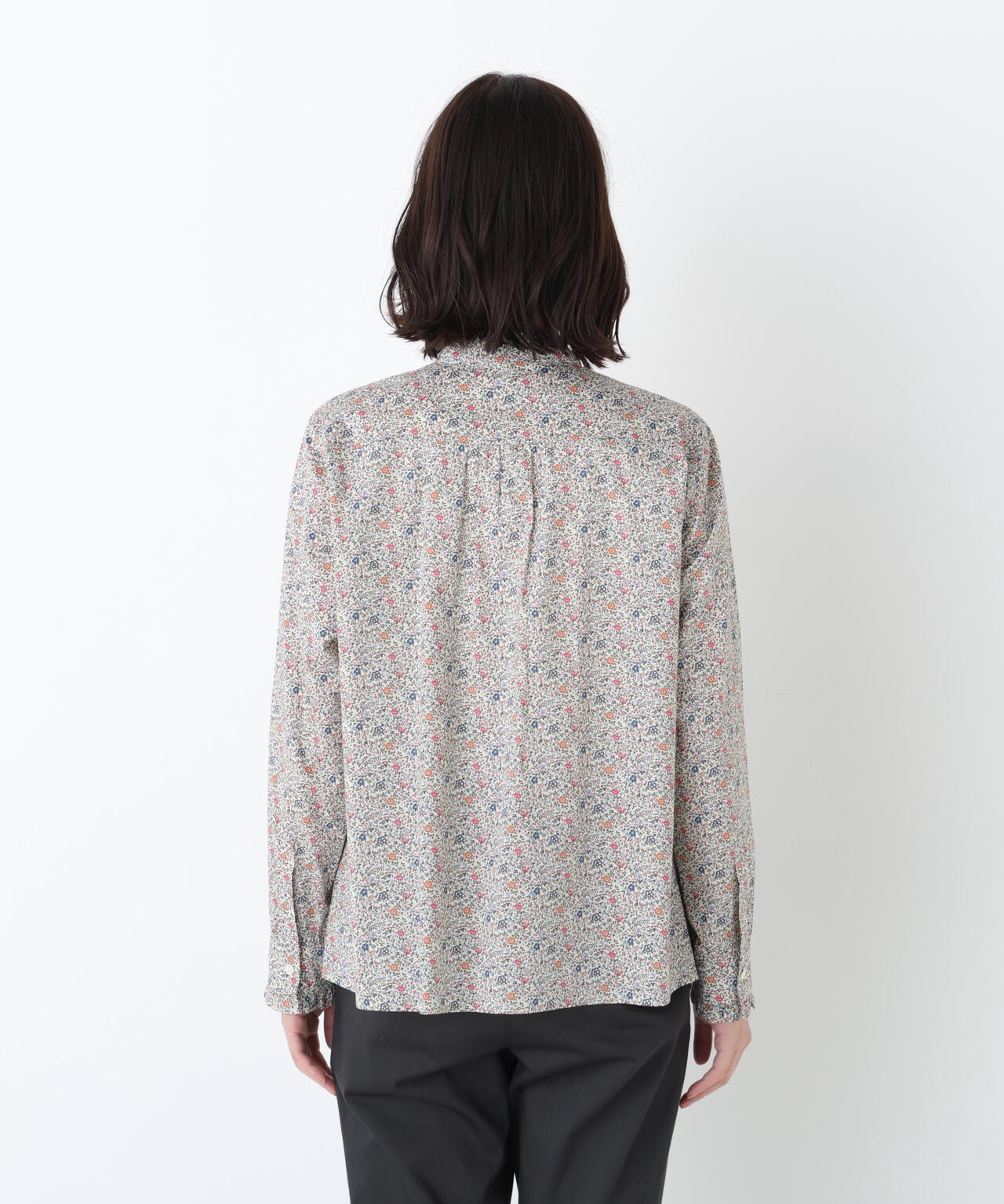 《洗える》リバティ小花柄プリント スタンドフリルブラウス