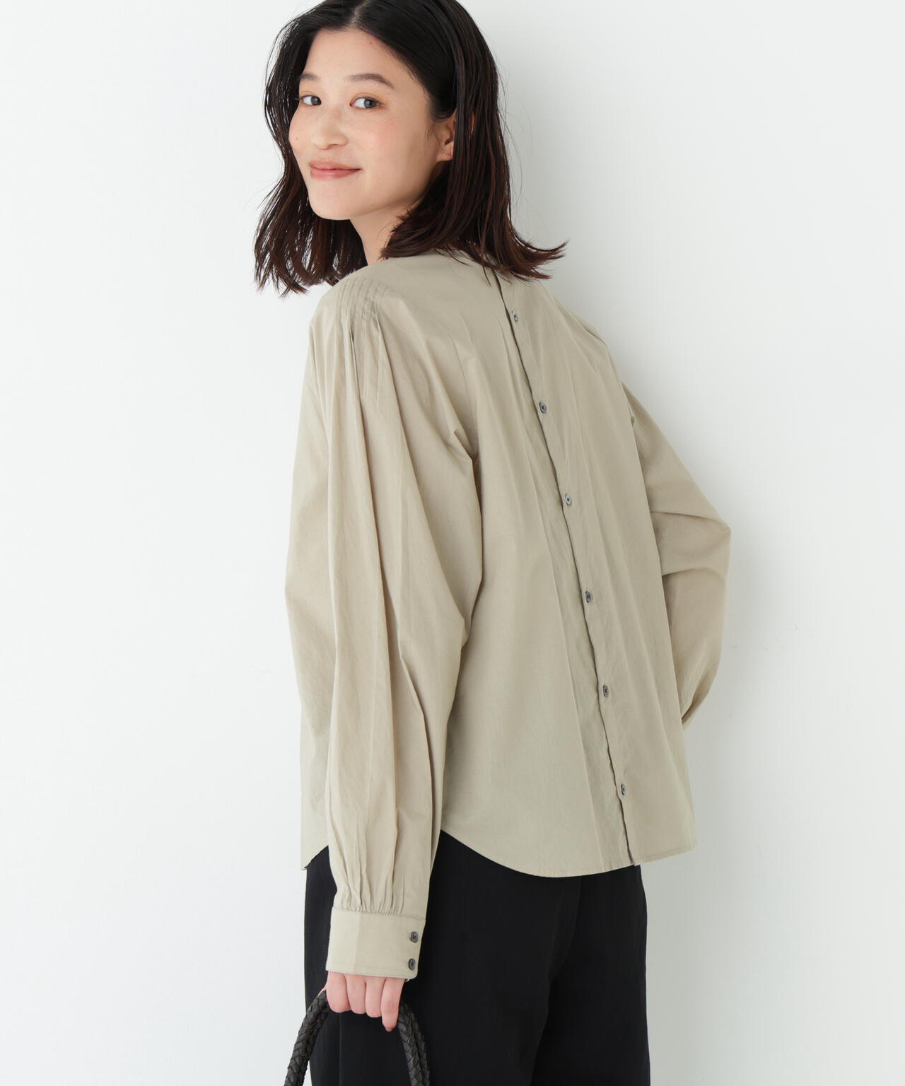 《洗える》インドキルト刺繍ノーカラーブラウス