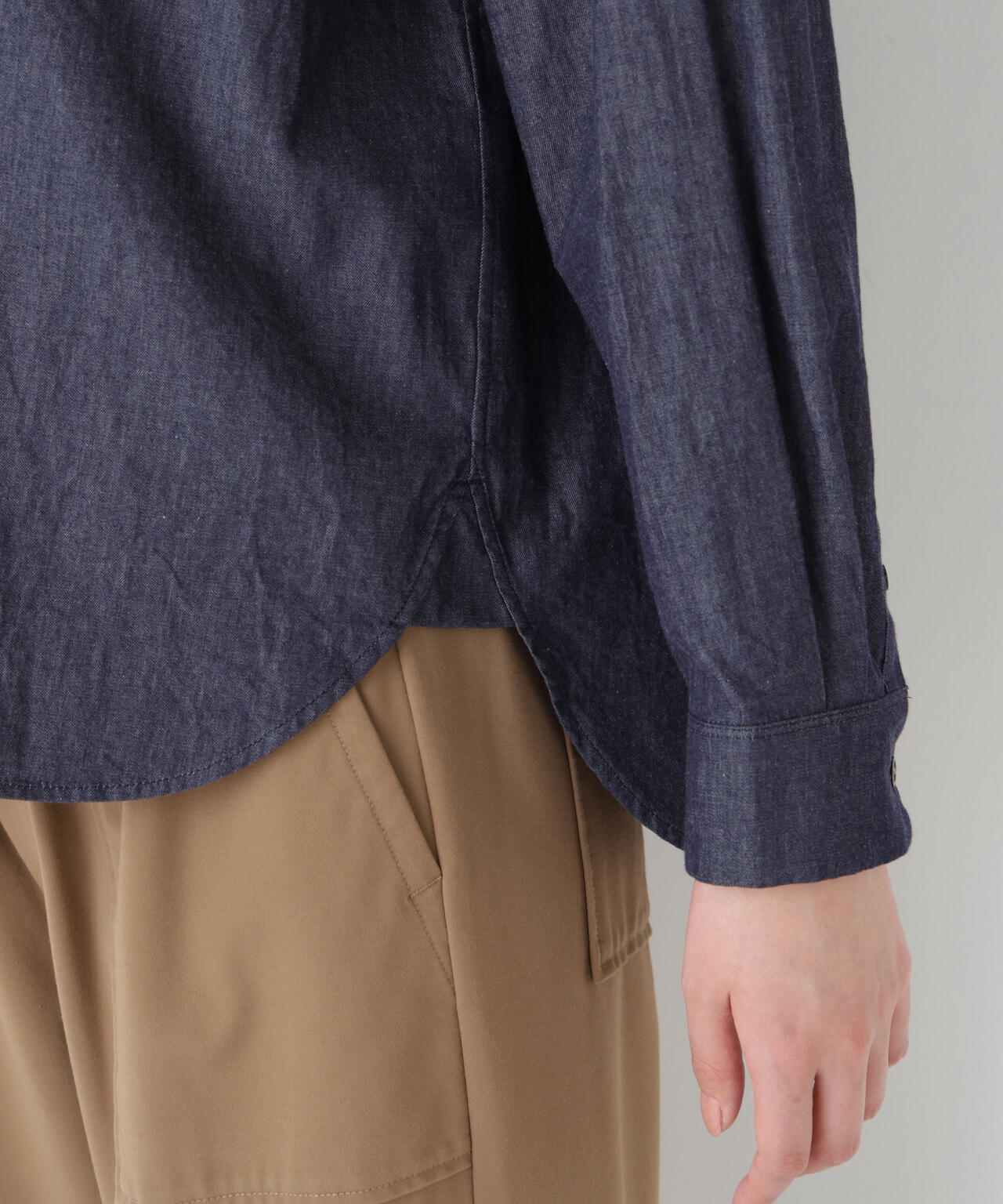 《定番素材 / 洗える》ライトオンデニムシャツ