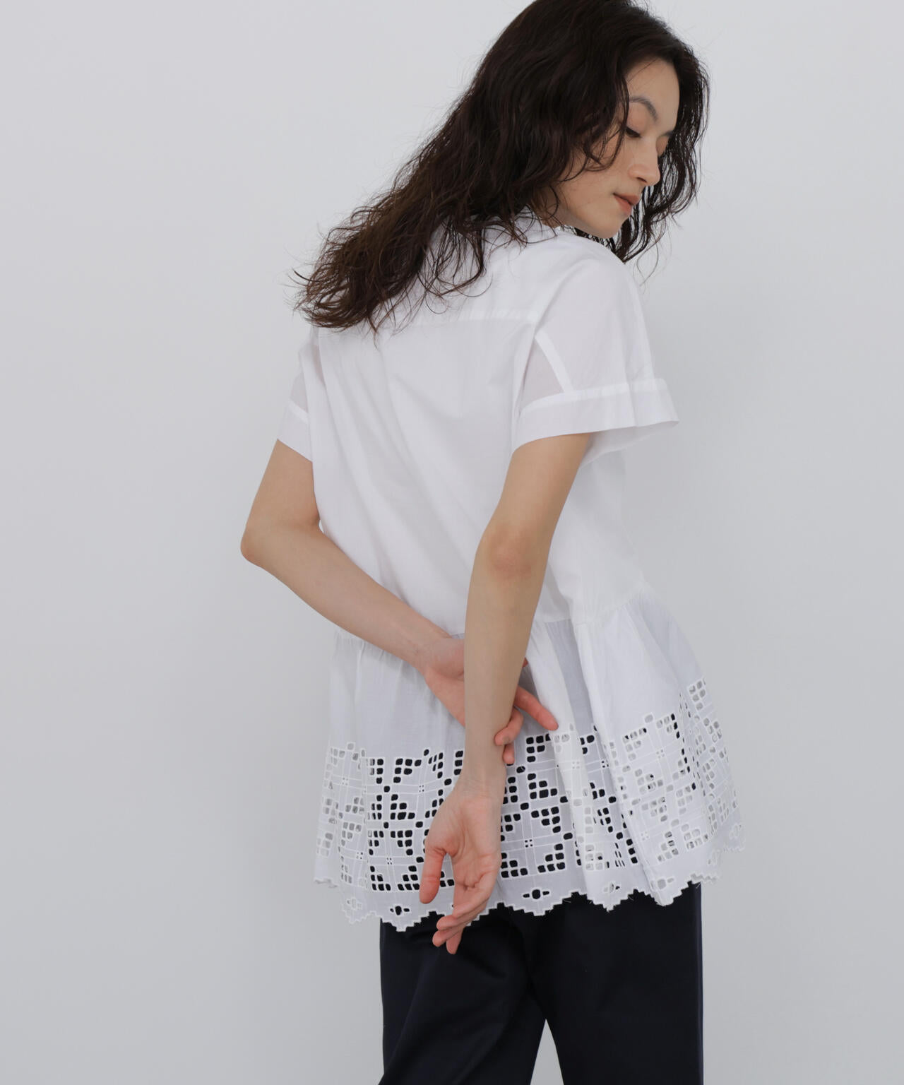 165cm/B:77cm/W:57cm/H:79cm 着用サイズ:M