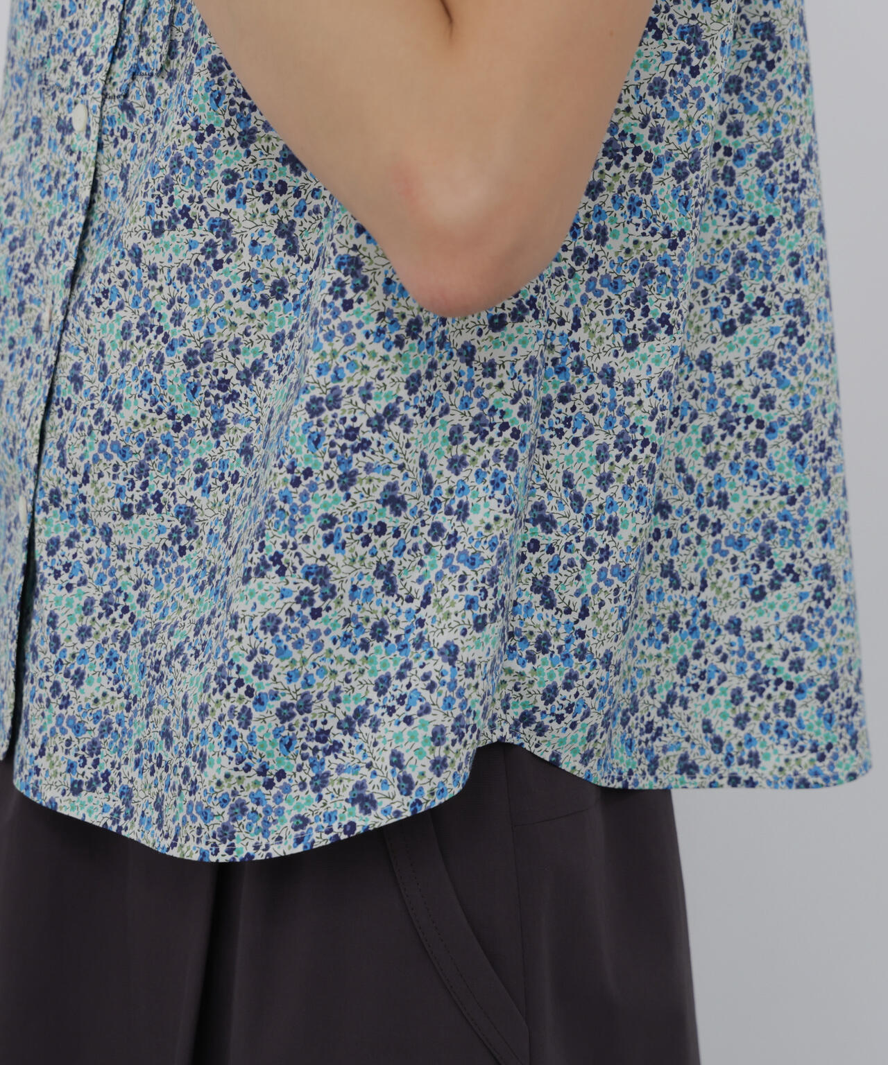 165cm/B:77cm/W:57cm/H:79cm 着用サイズ:M