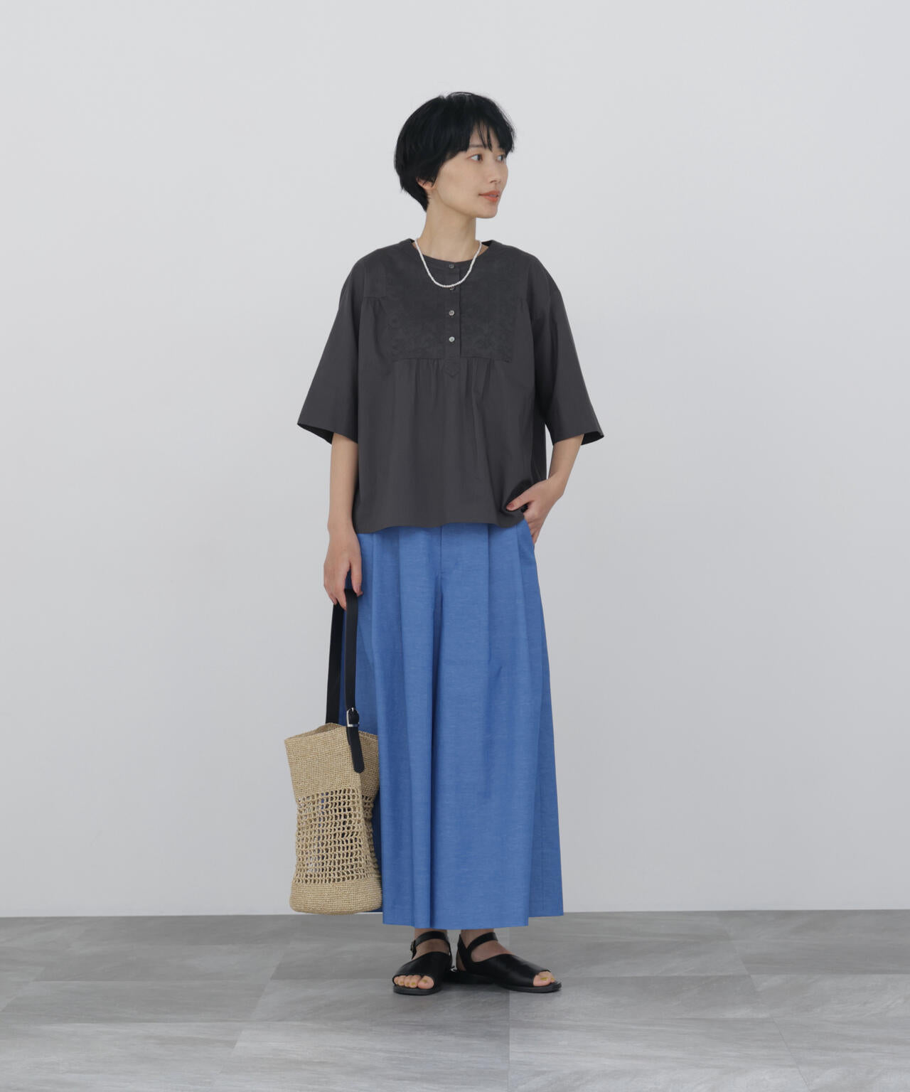 《洗える / Good Price》エンブロイダリードッキングブラウス