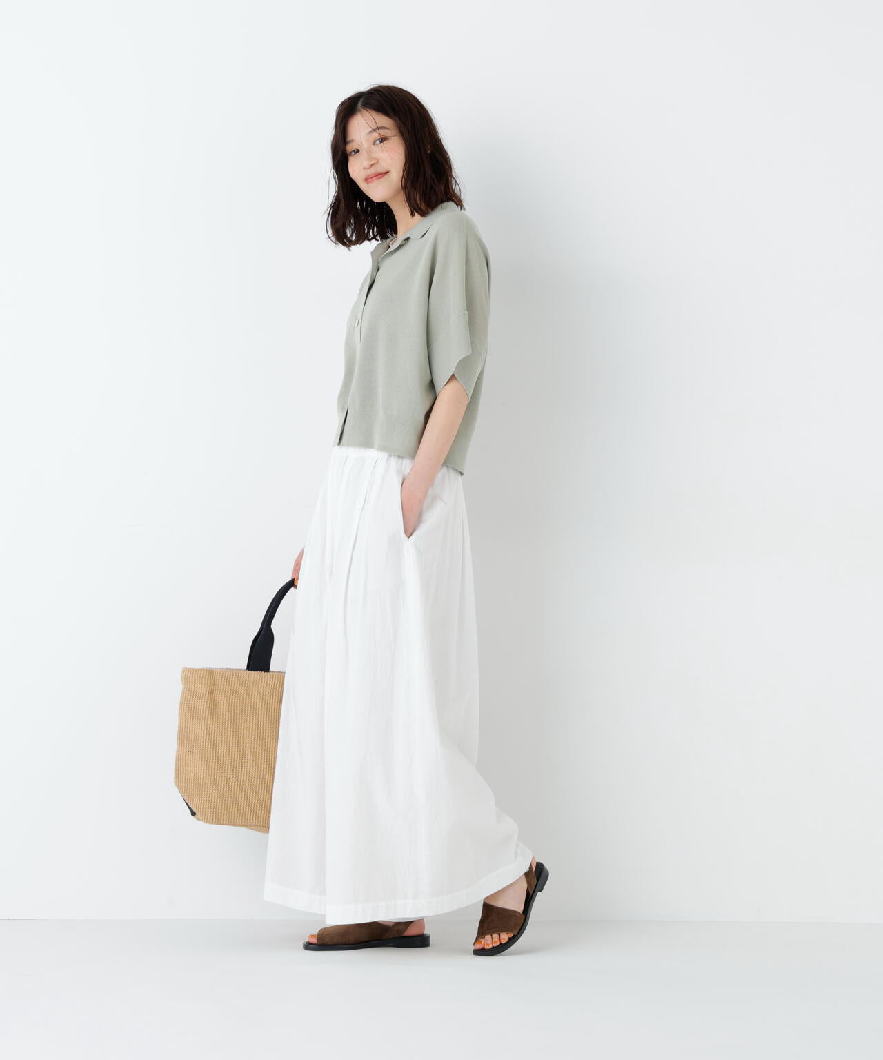 身長168cm B82 W59 H88 着用サイズ:M