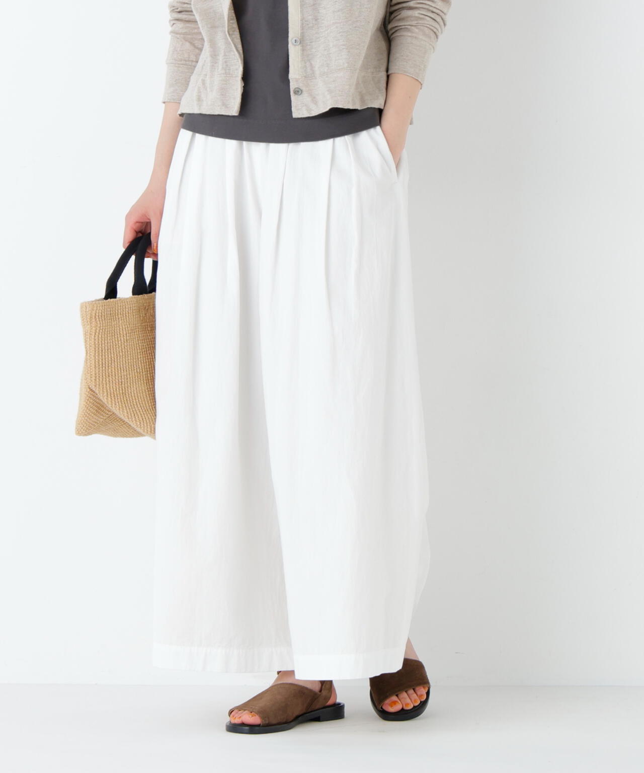 身長168cm B82 W59 H88 着用サイズ:M