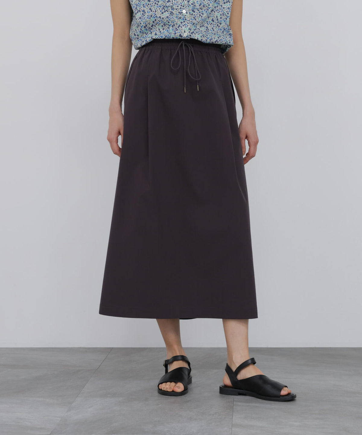 165cm/B:77cm/W:57cm/H:79cm 着用サイズ:M