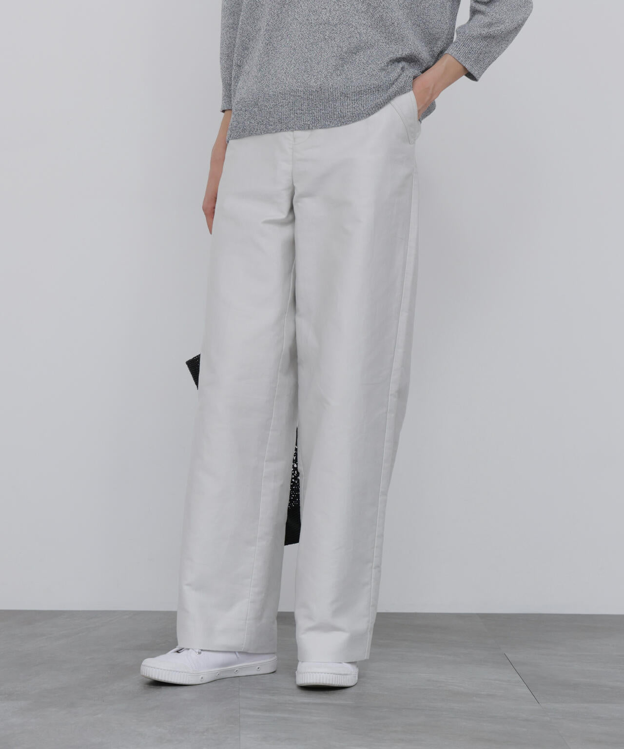 165cm/B:77cm/W:57cm/H:79cm 着用サイズ:M