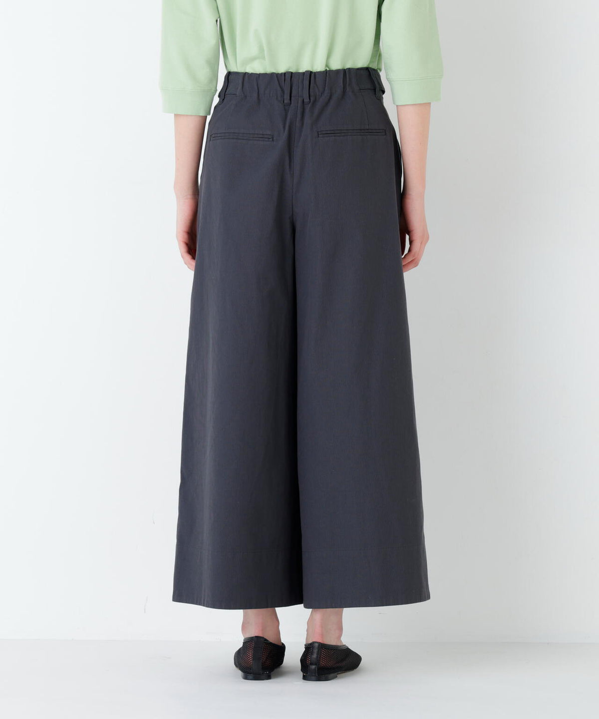 身長168cm B82 W59 H88 着用サイズ:M