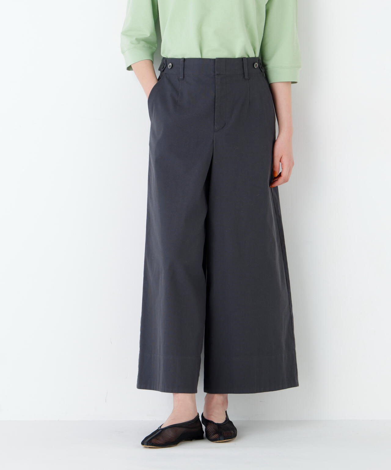 身長168cm B82 W59 H88 着用サイズ:M