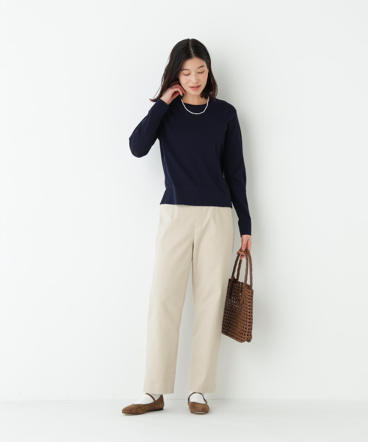 細身ストレッチストレートパンツ