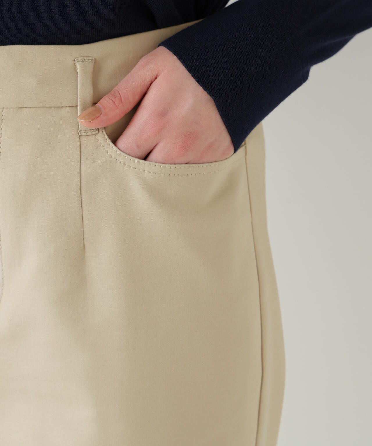 《洗える / ストレッチ素材》細身ストレッチストレートパンツ