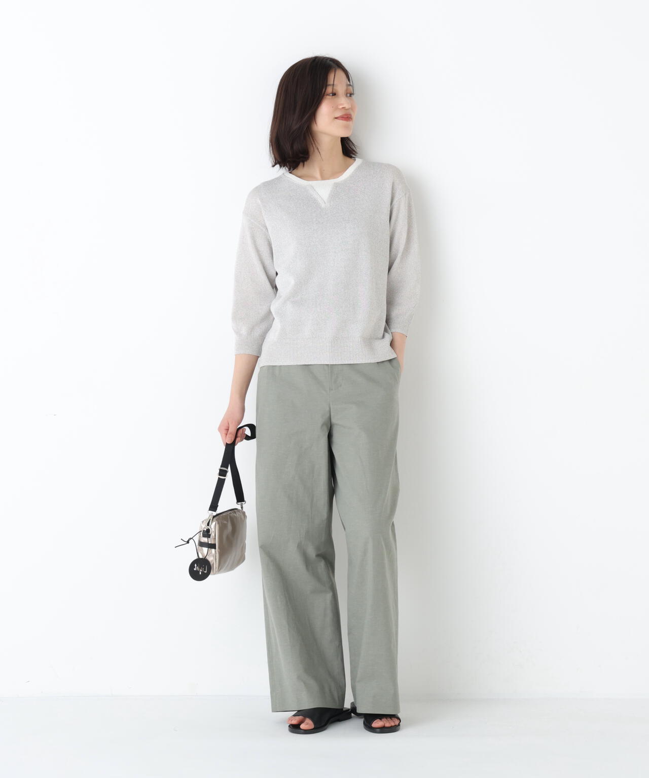 《定番素材 / 洗える》綿麻シャンブレーセミワイドパンツ