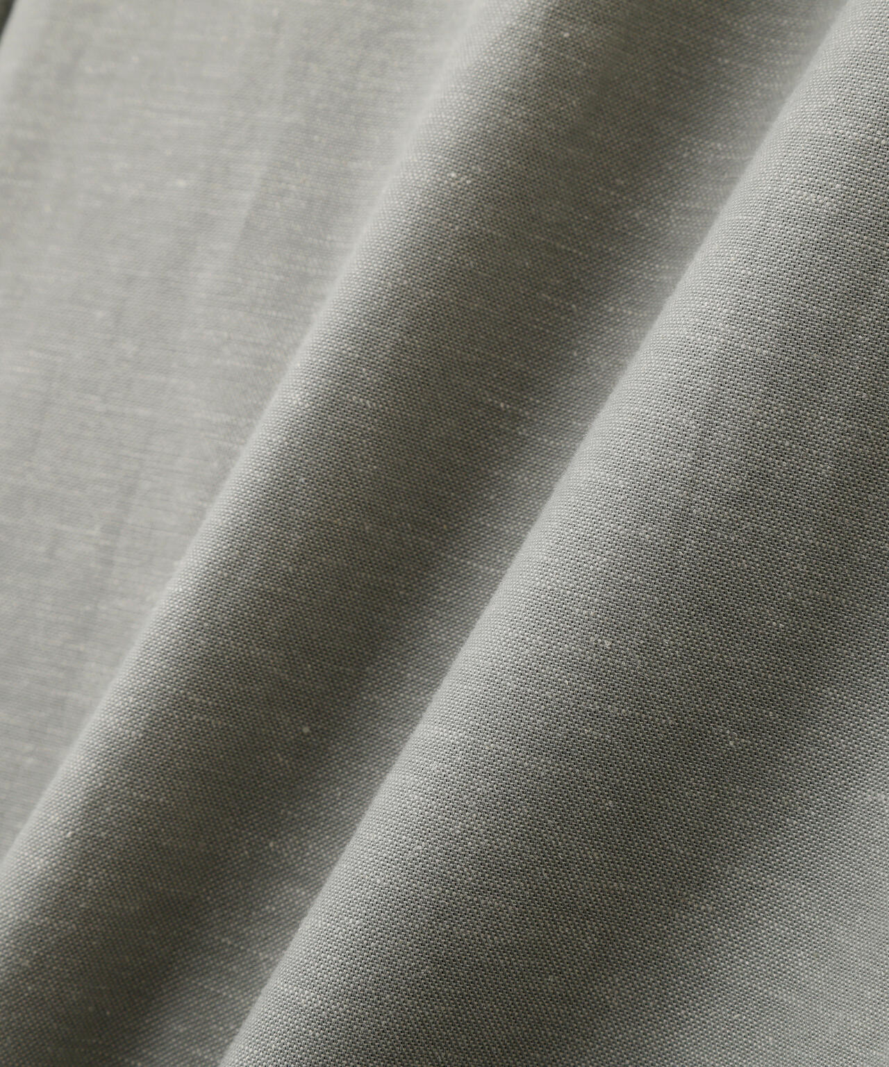 《定番素材 / 洗える》綿麻シャンブレーセミワイドパンツ