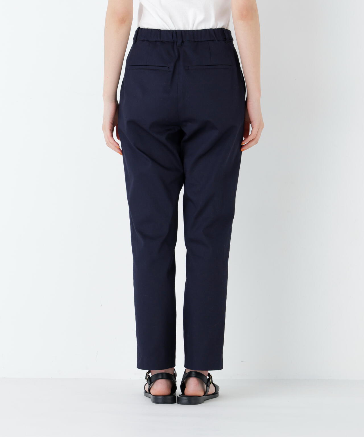 《名品 / ストレッチ素材》ピケストレッチ細身ストレートパンツ