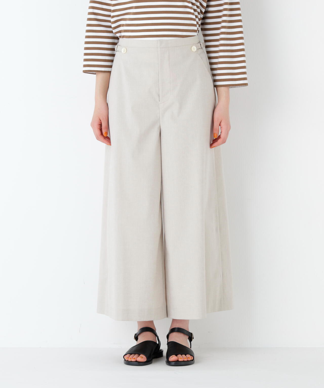 身長168cm B82 W59 H88 着用サイズ:M