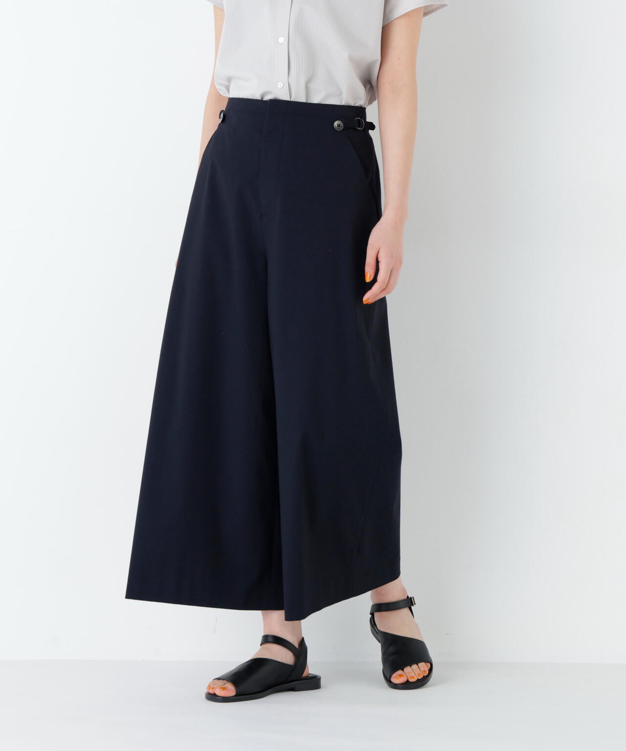 身長168cm B82 W59 H88 着用サイズ:M