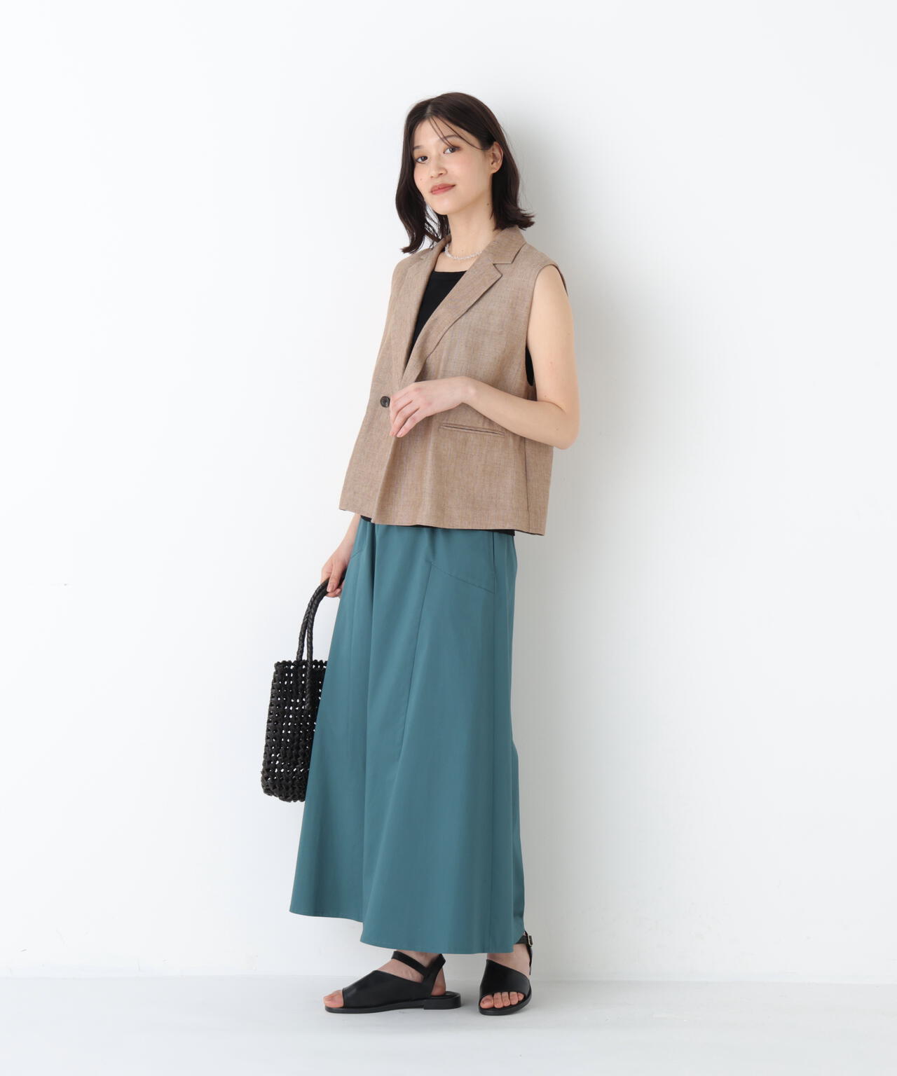 《定番素材 / 洗える》ドライタッチリネン混ショートジレ