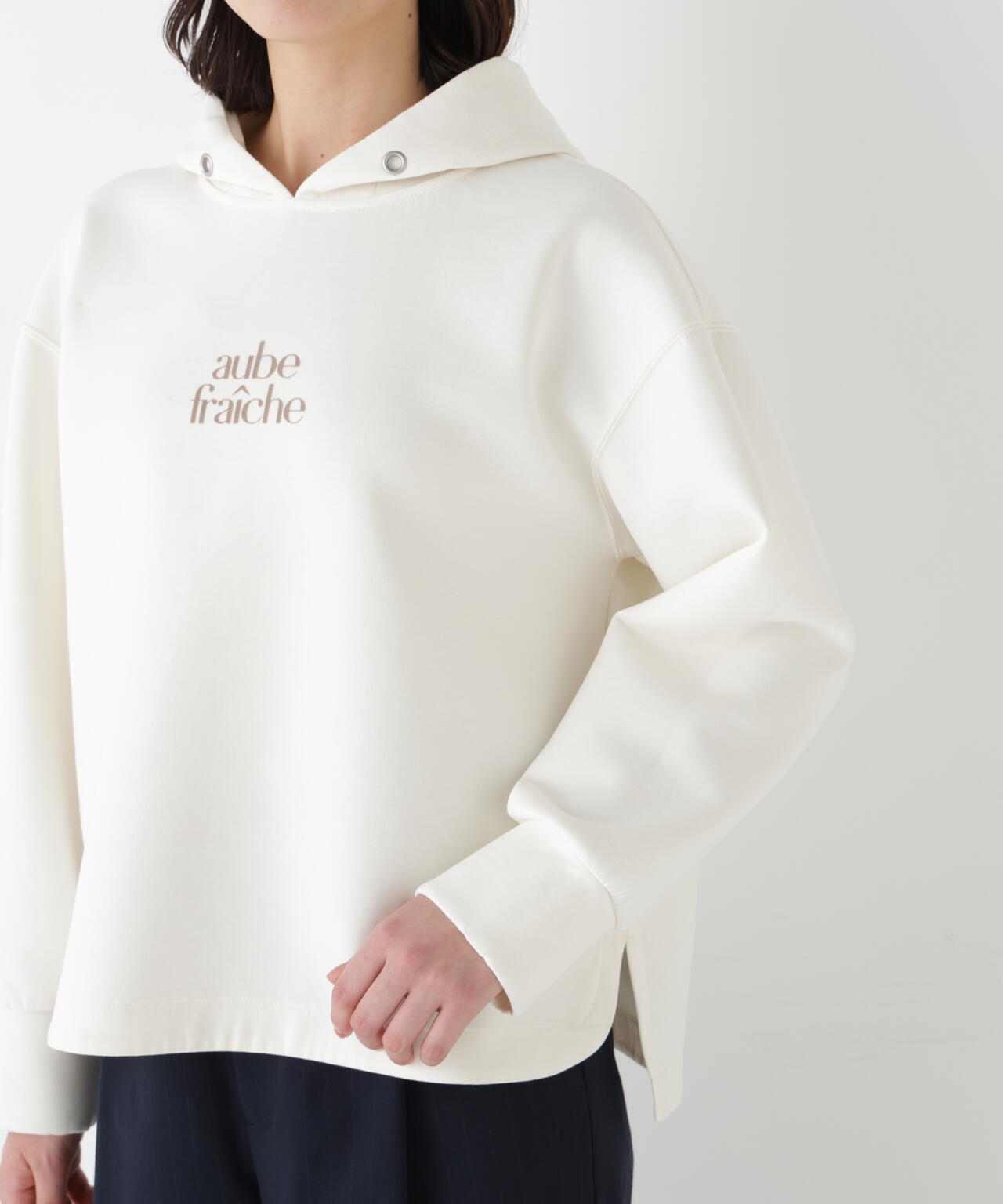 ロゴフーディーダンボールプルオーバー