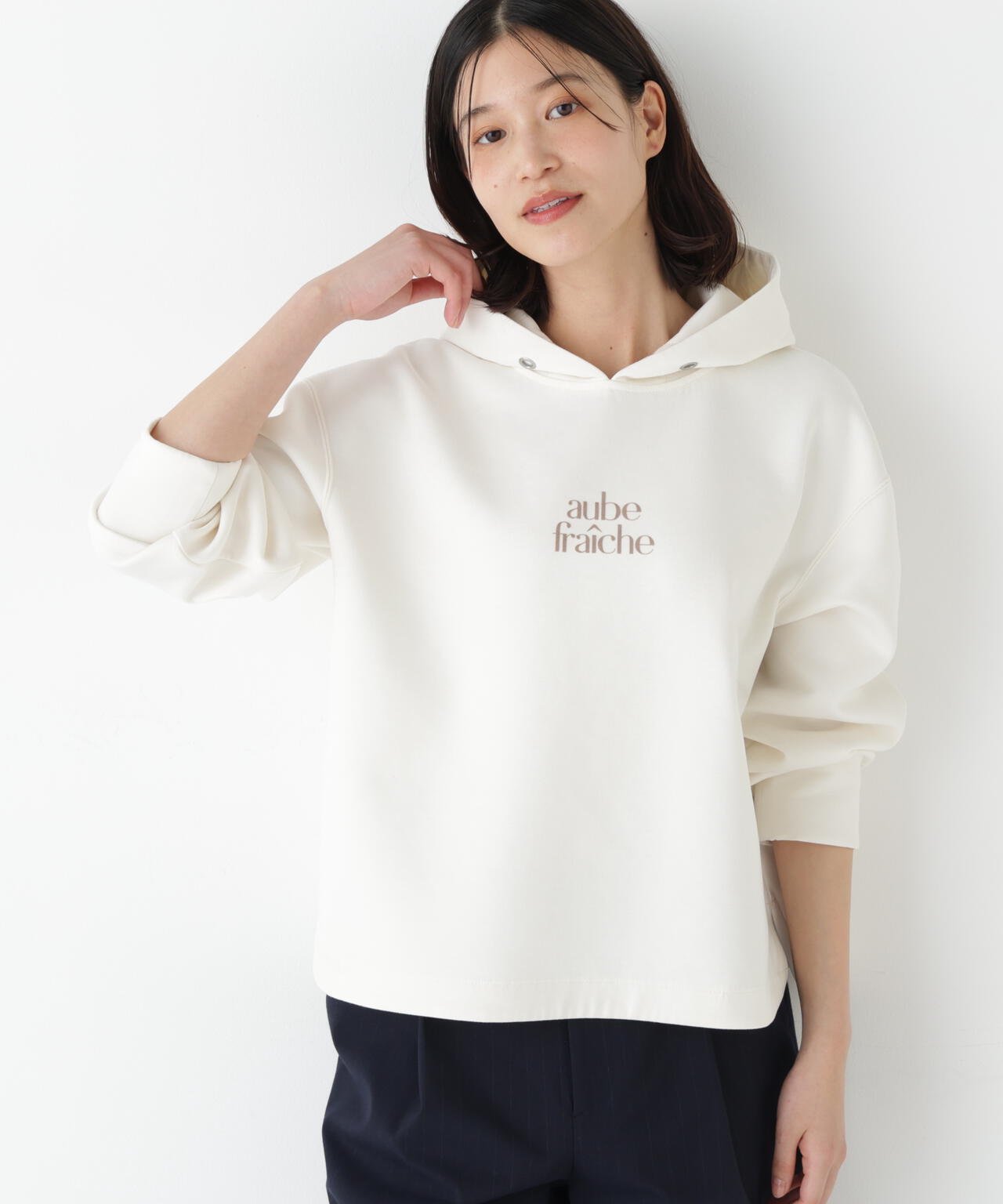 ロゴフーディーダンボールプルオーバー