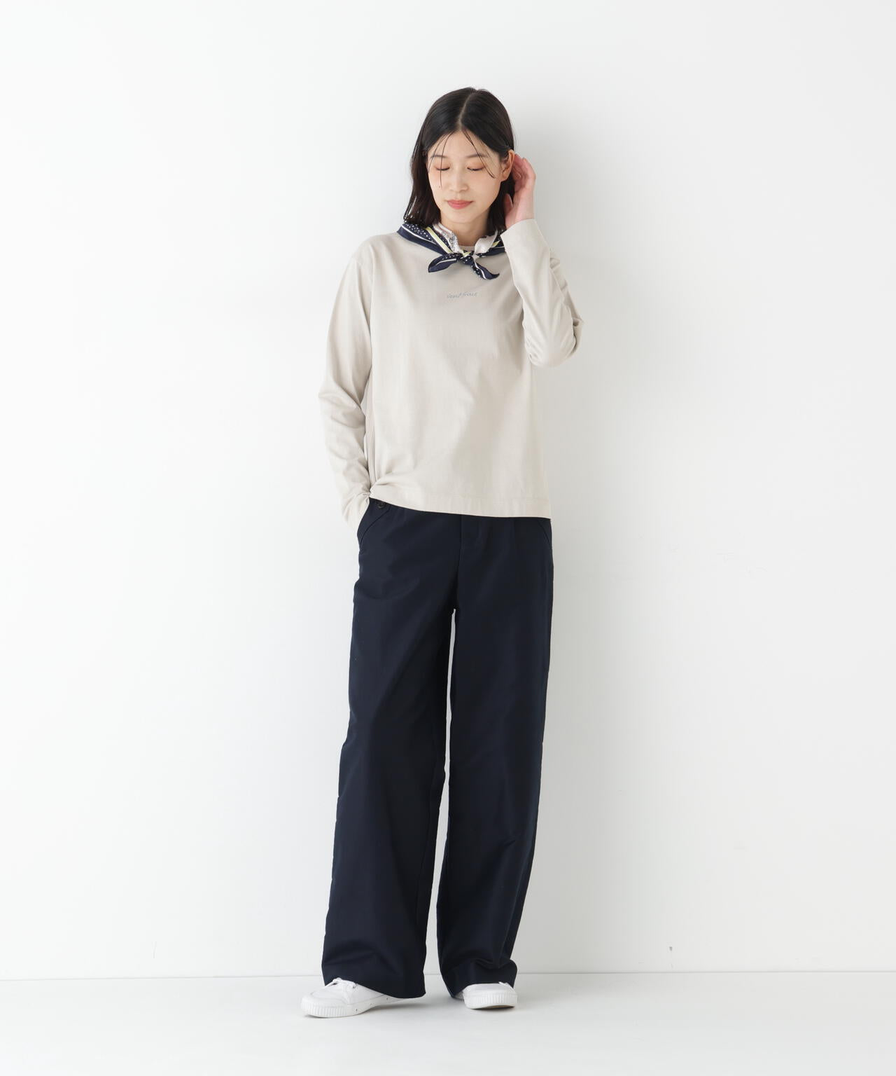 ロゴ長袖Tシャツ