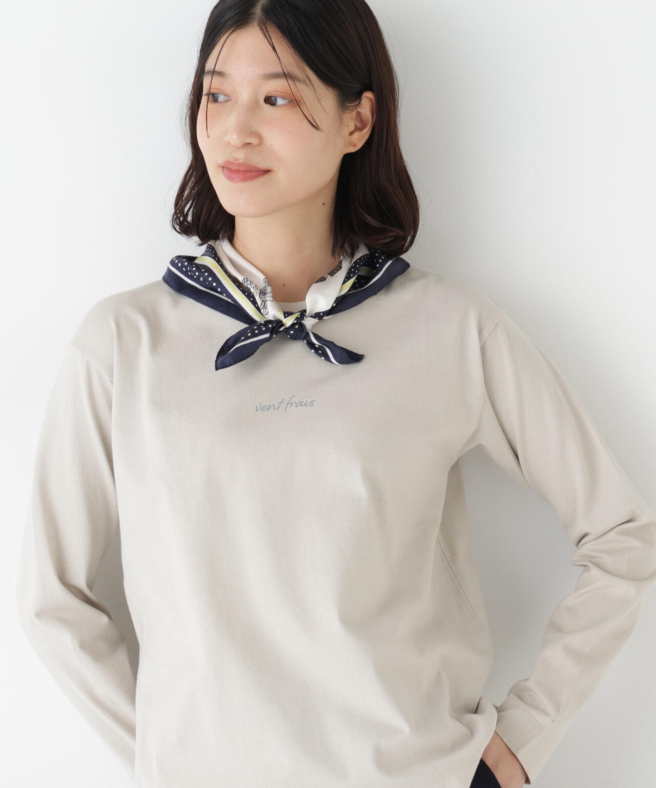 ロゴ長袖Tシャツ
