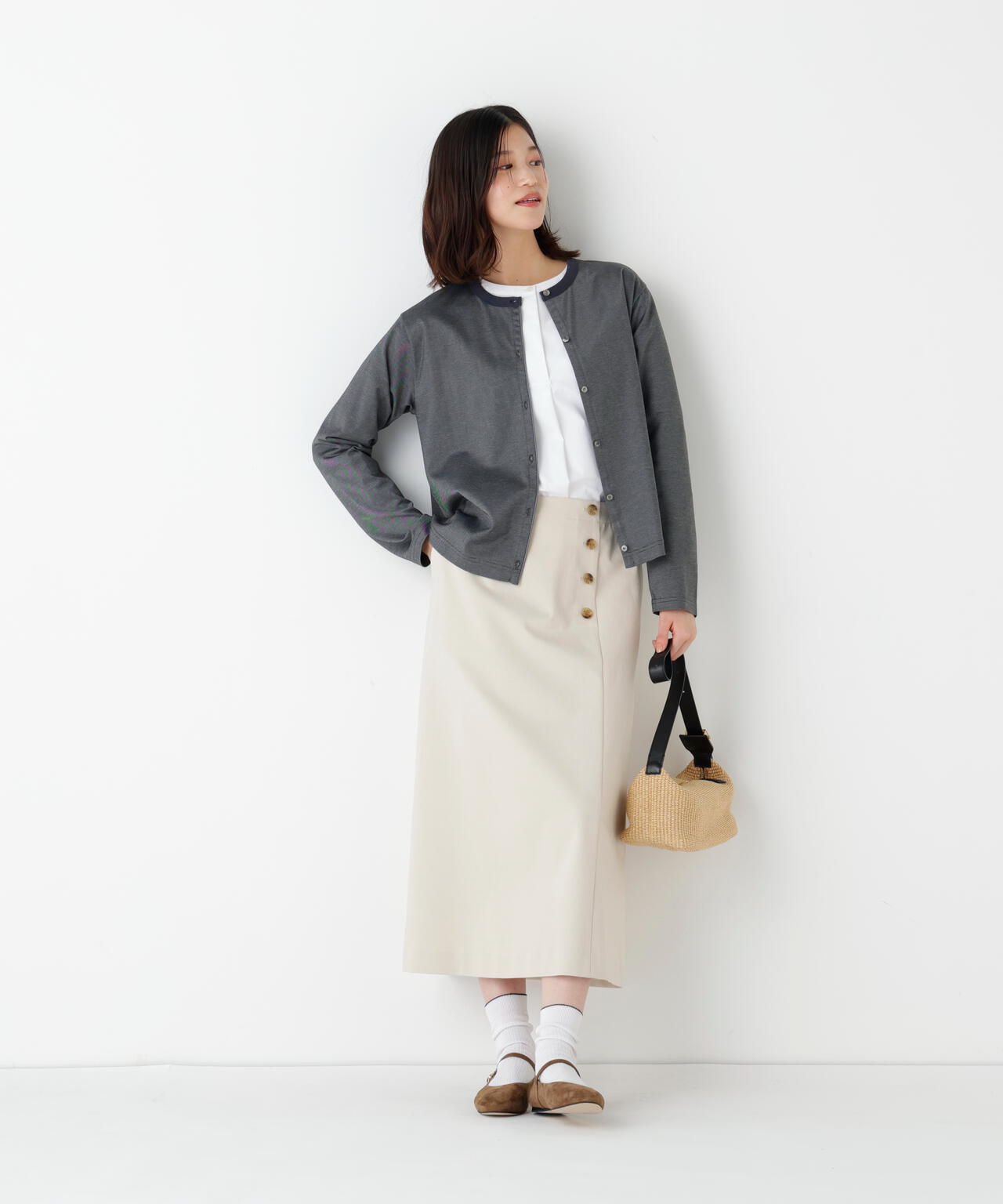 《接触冷感 / 洗える》ストレッチポンチクルーネックカーディガン