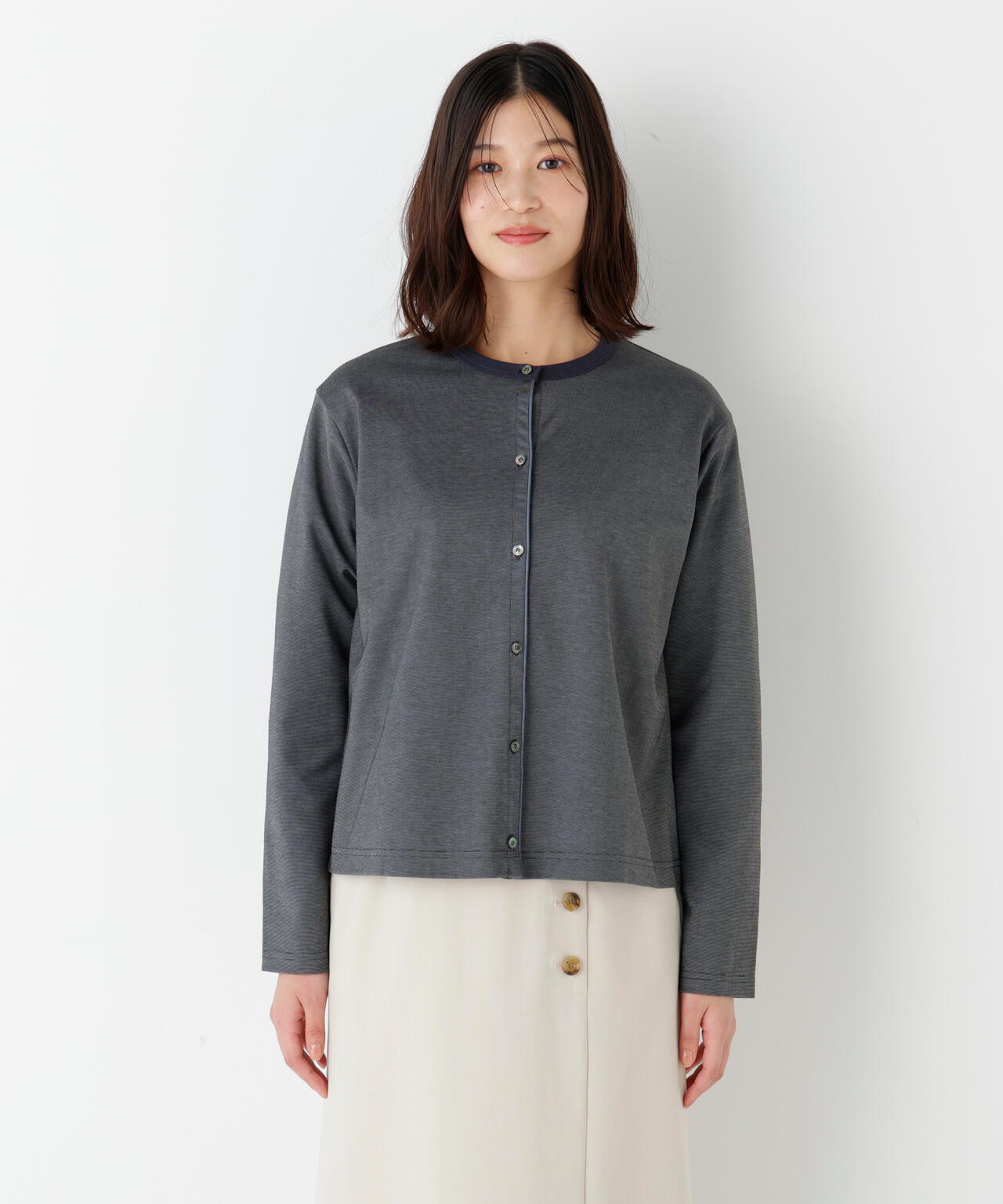 《接触冷感 / 洗える》ストレッチポンチクルーネックカーディガン