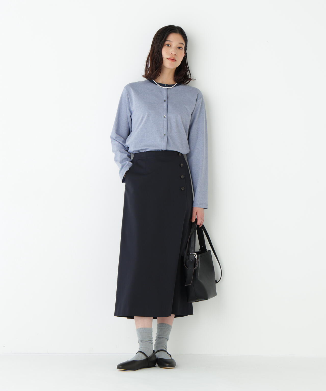 《接触冷感 / 洗える》ストレッチポンチクルーネックカーディガン