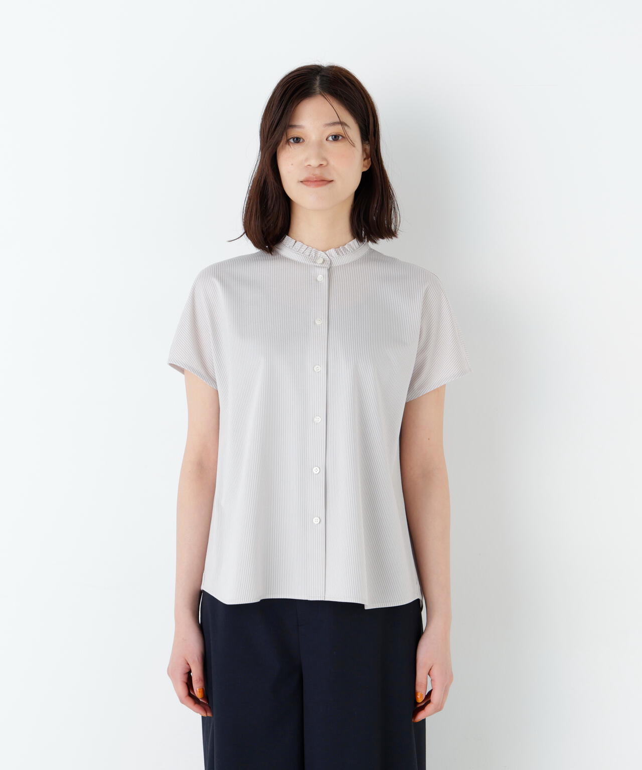 《大人気追加入荷! / 洗える》ライトカットソースタンドフリルブラウス