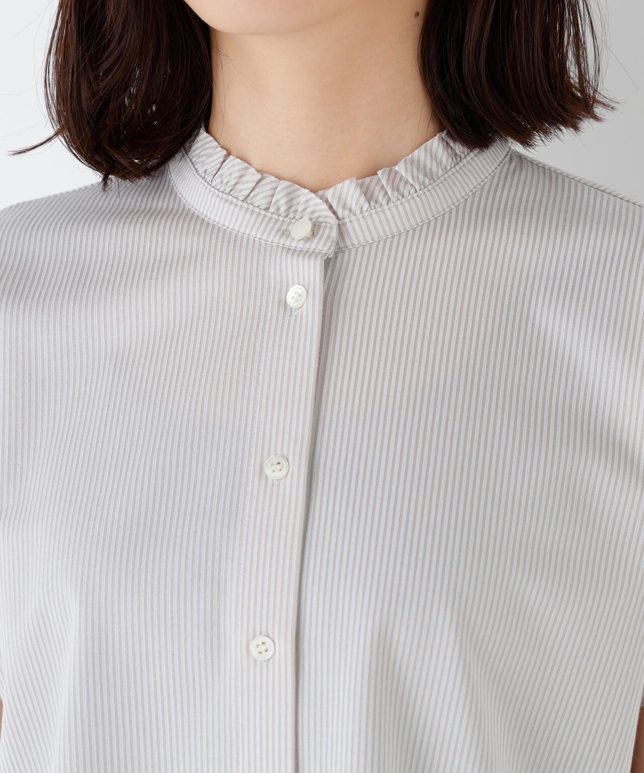 《大人気追加入荷! / 洗える》ライトカットソースタンドフリルブラウス