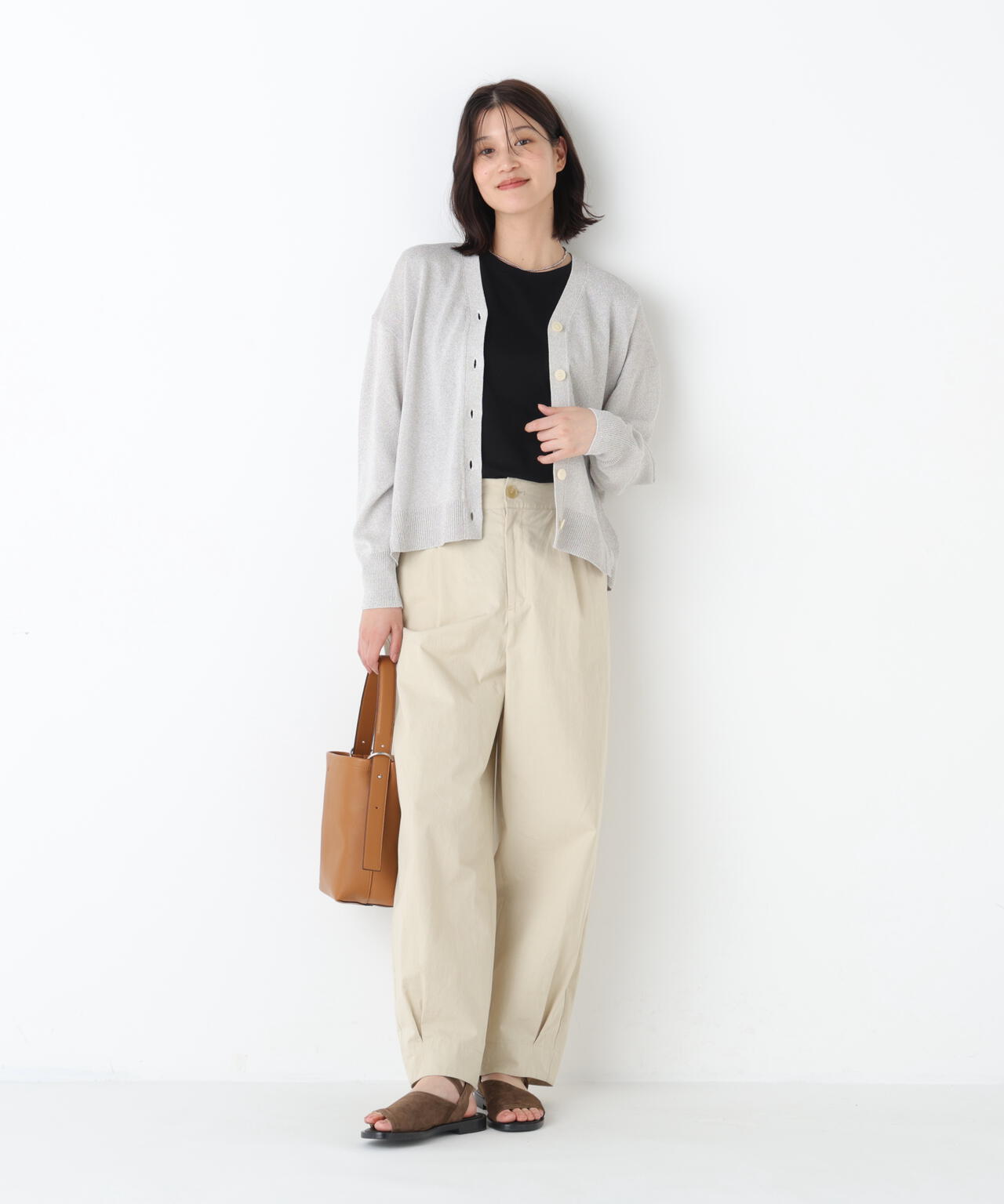 《名品 / 洗える》ペーパーヤーンVネックカーディガン