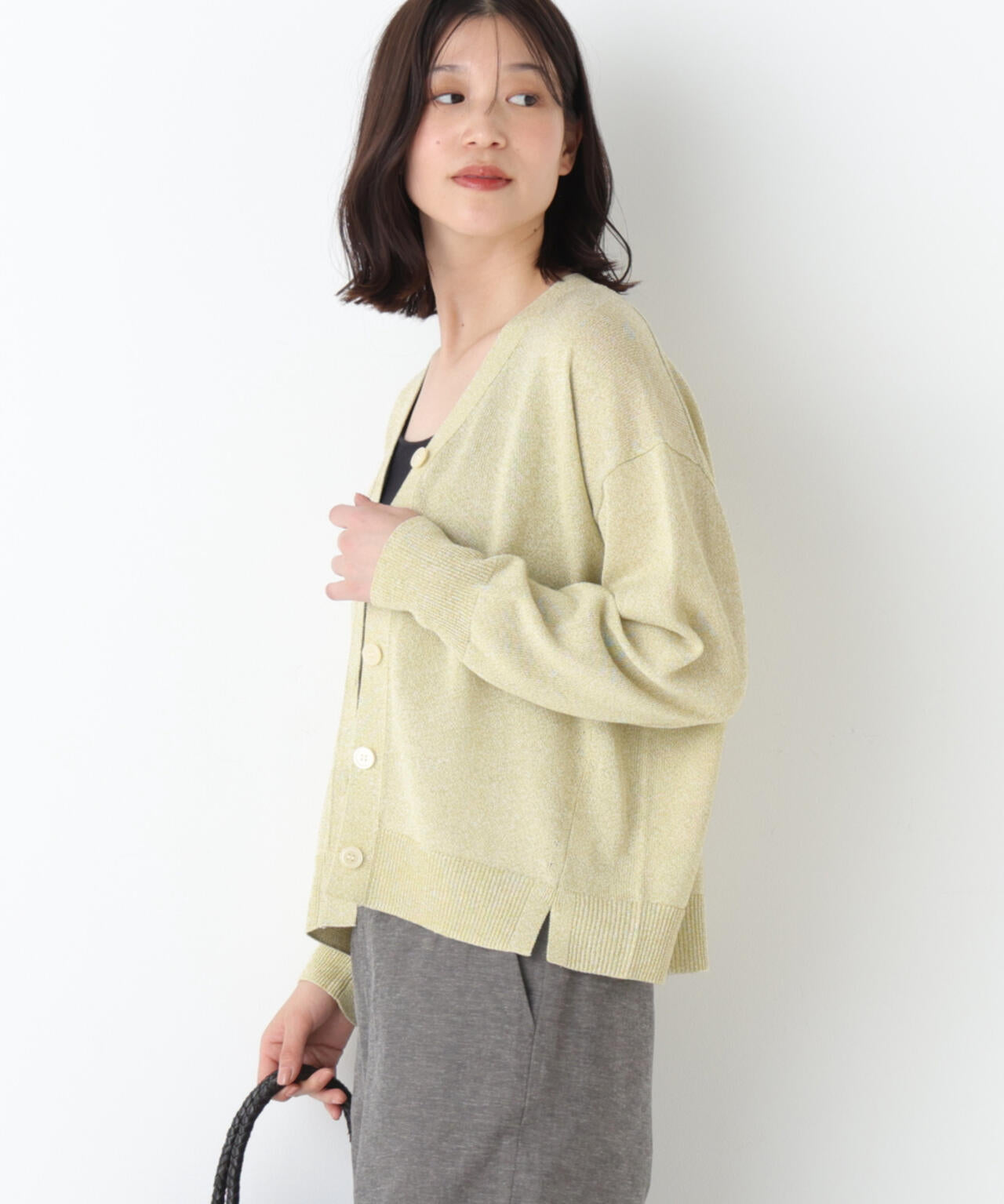 《名品 / 洗える》ペーパーヤーンVネックカーディガン