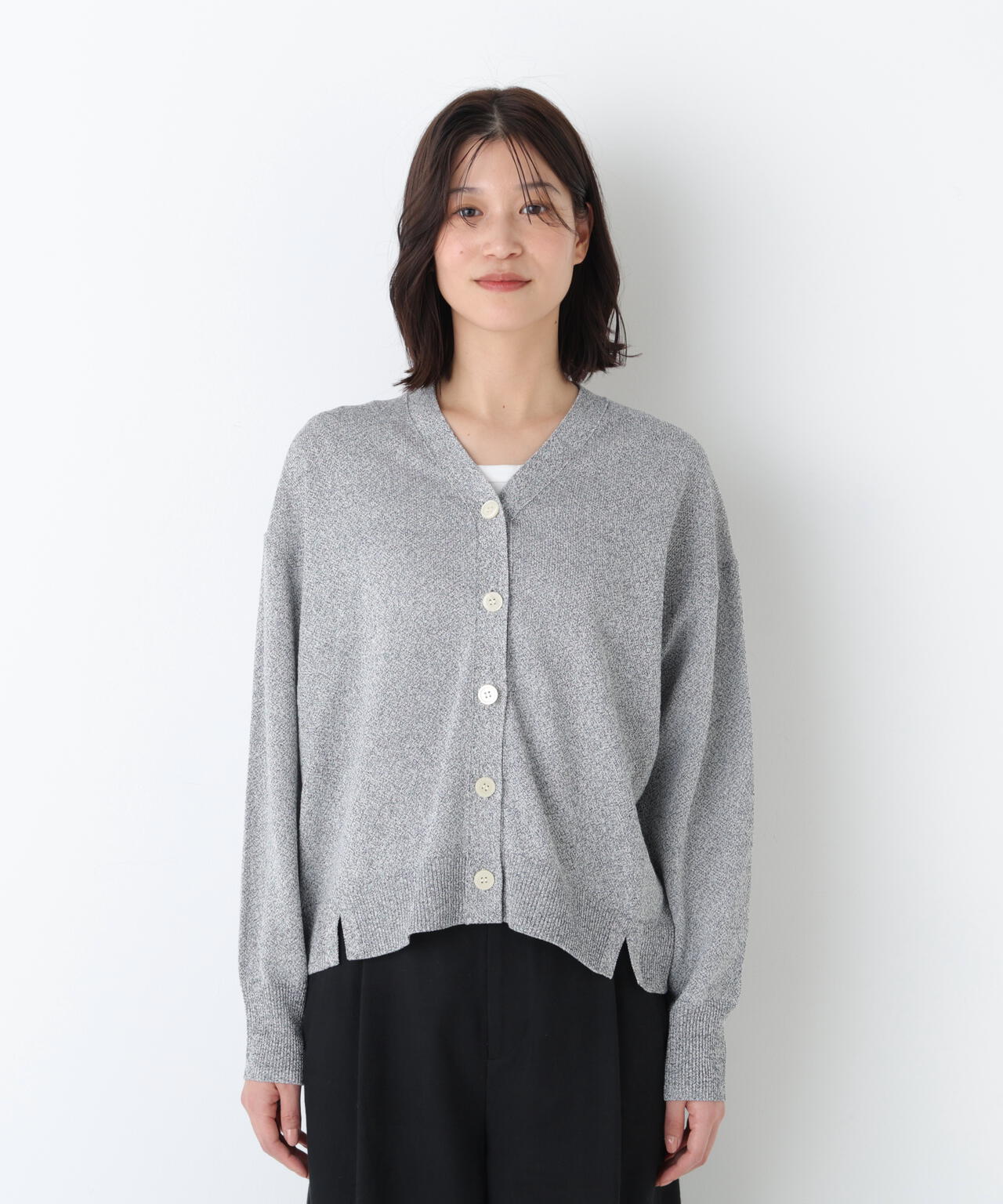 《名品 / 洗える》ペーパーヤーンVネックカーディガン