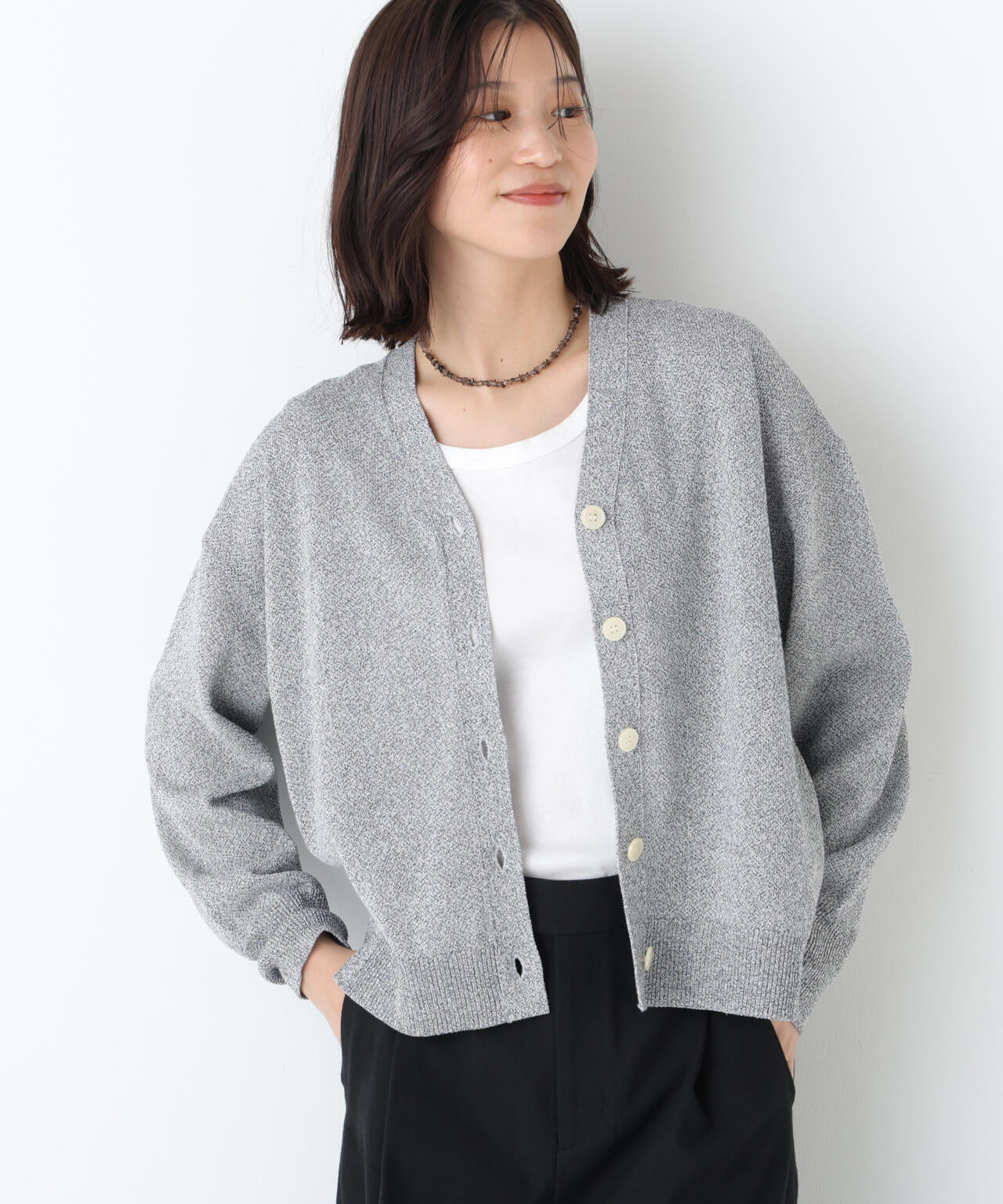 《名品 / 洗える》ペーパーヤーンVネックカーディガン