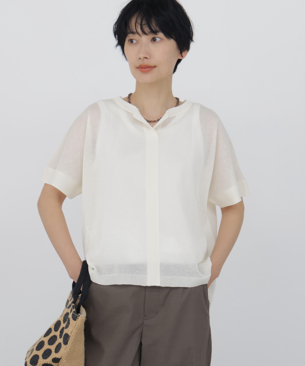 《名品 / 洗える》シアーハイゲージキーネックプルオーバー