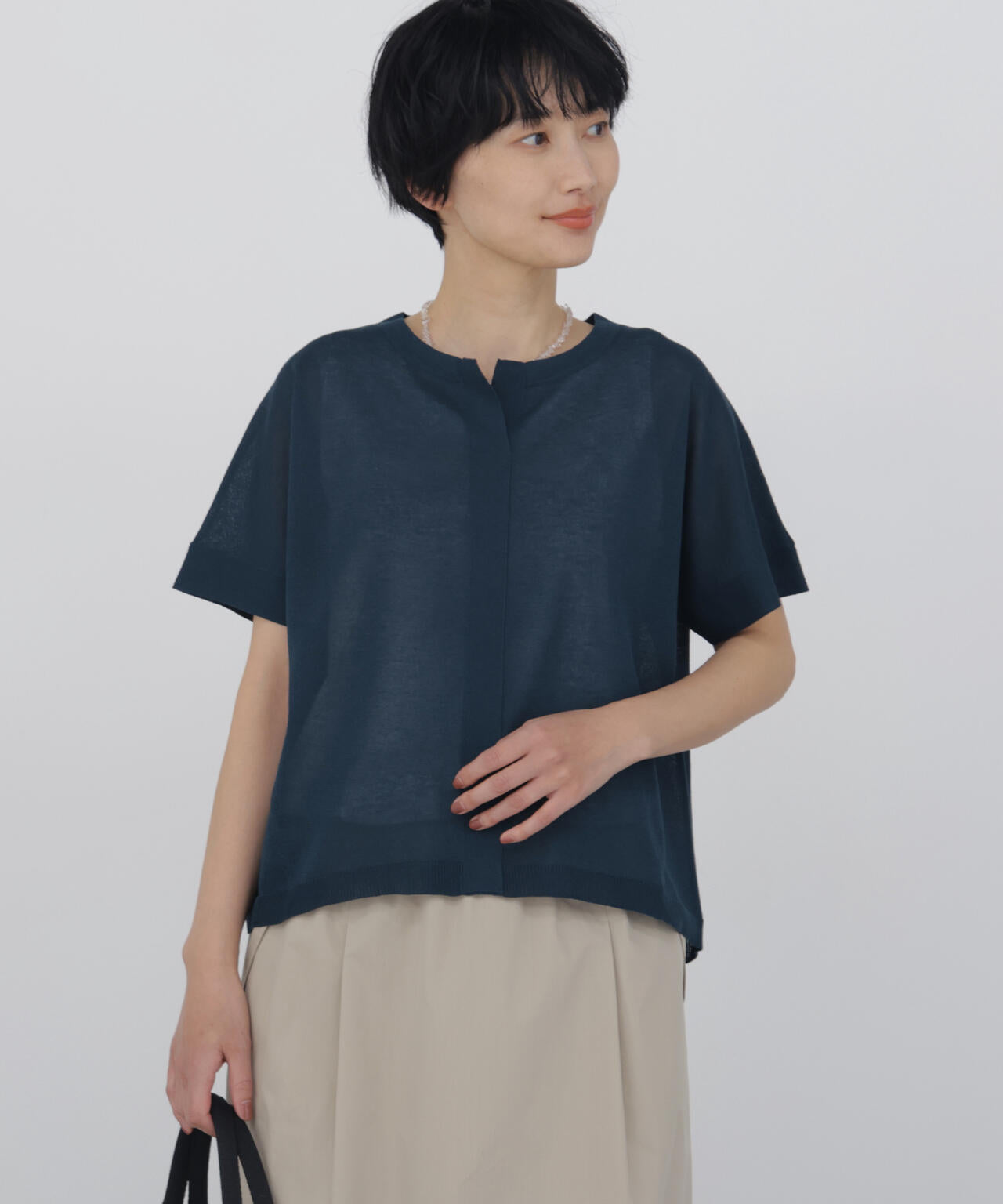 《名品 / 洗える》シアーハイゲージキーネックプルオーバー