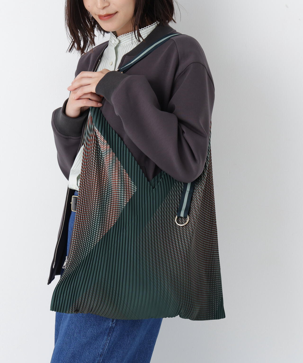 【MULTITUDES】プリーツYバッグ