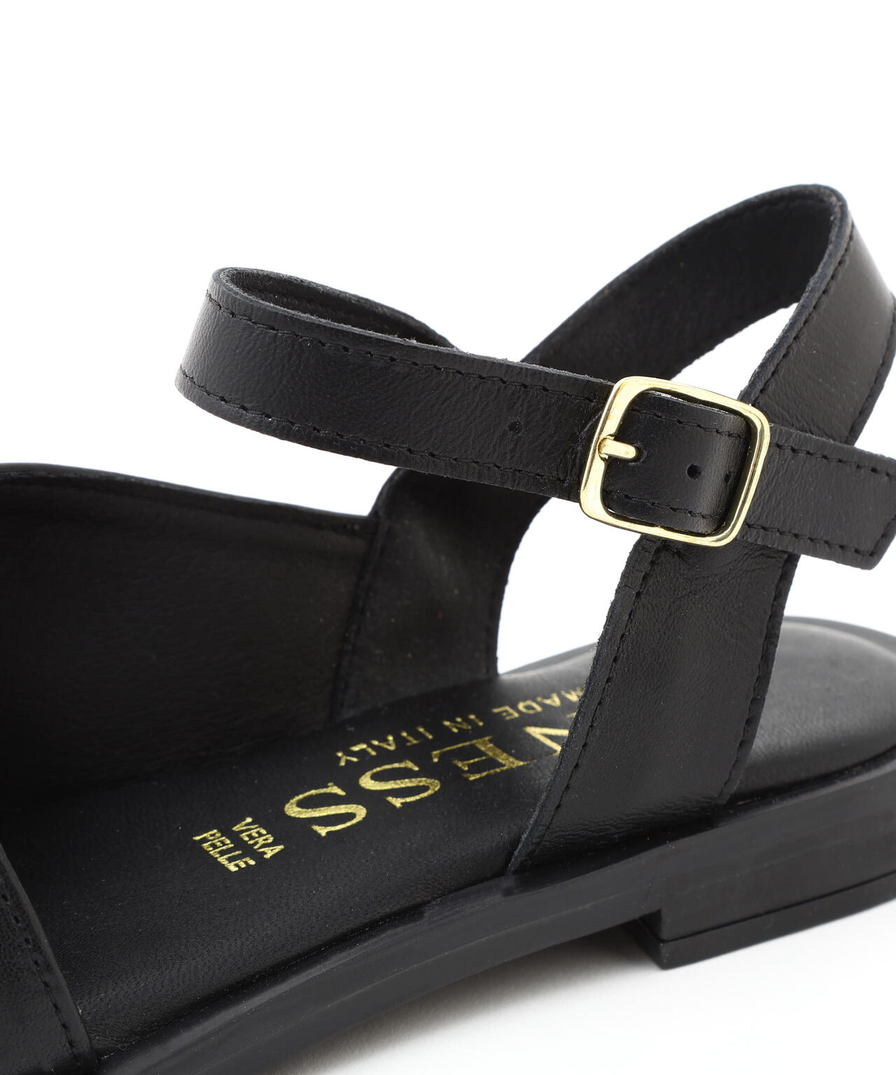 《ENESS》ストラップレザーサンダル